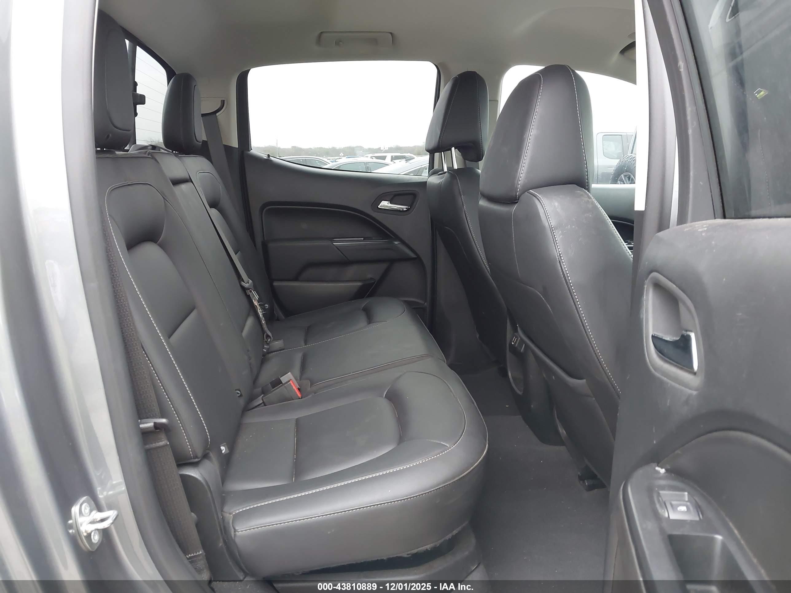 CHEVROLET COLORADO image 8