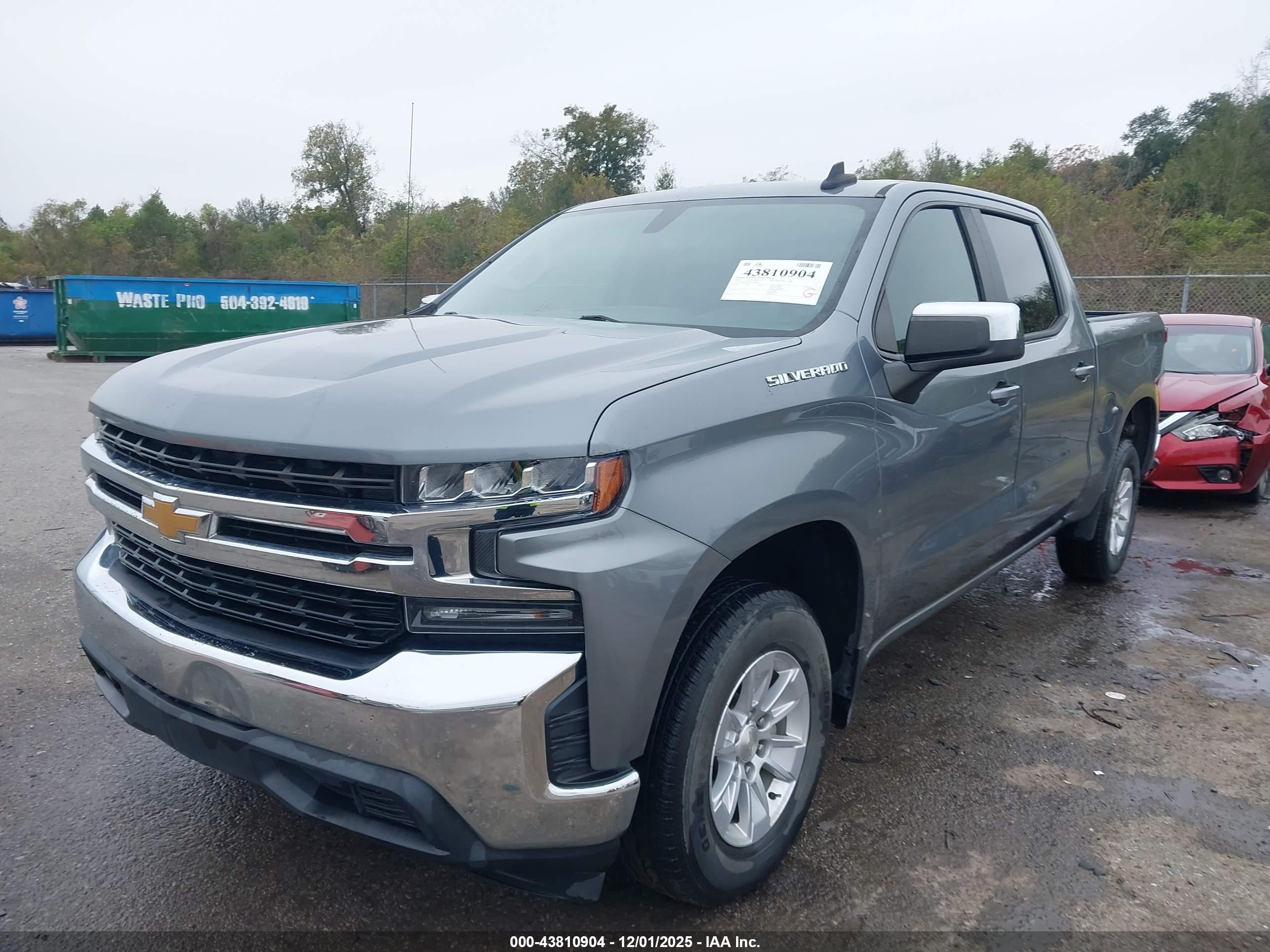 CHEVROLET SILVERADO image 2