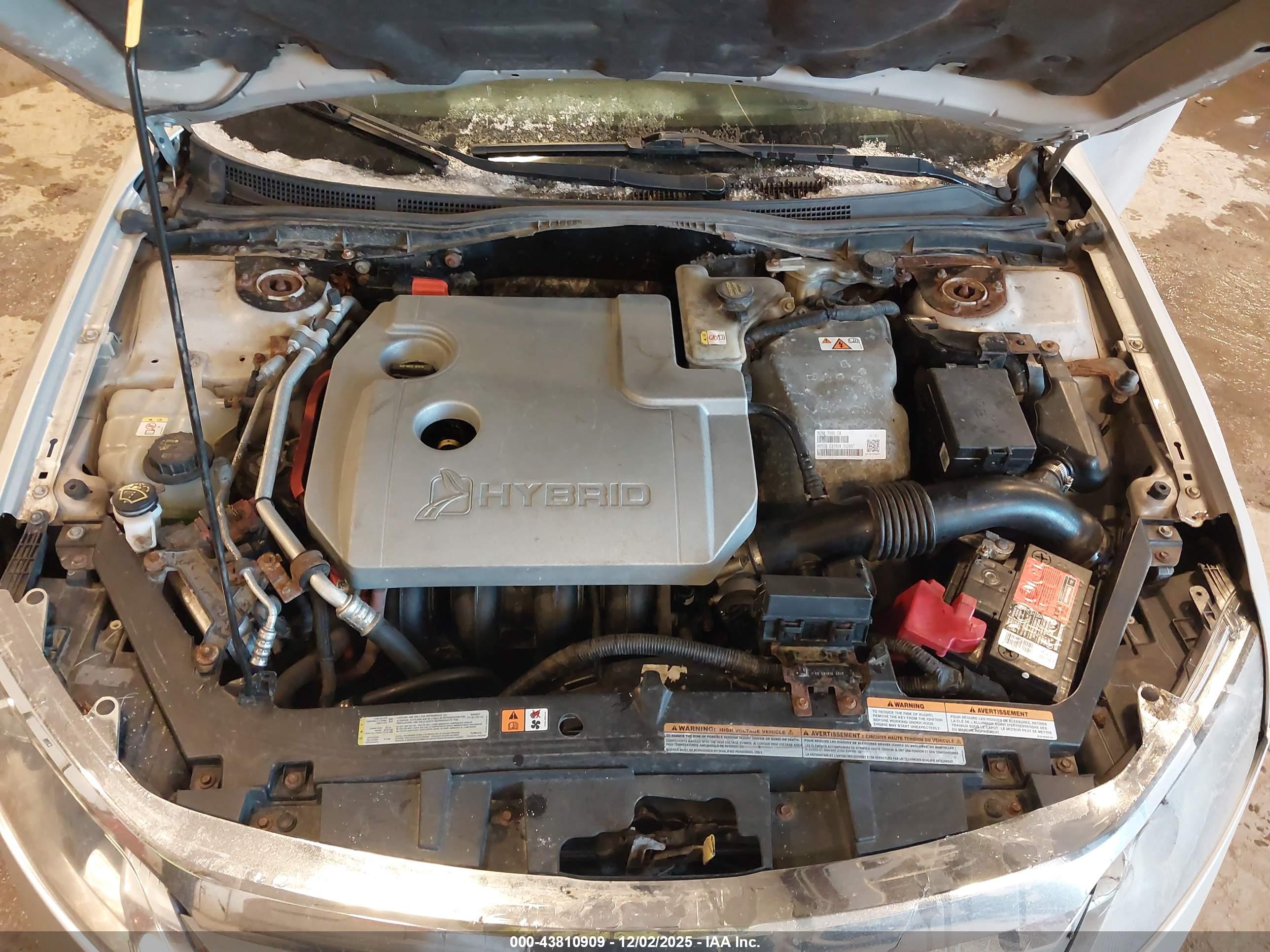 FORD FUSION image 10