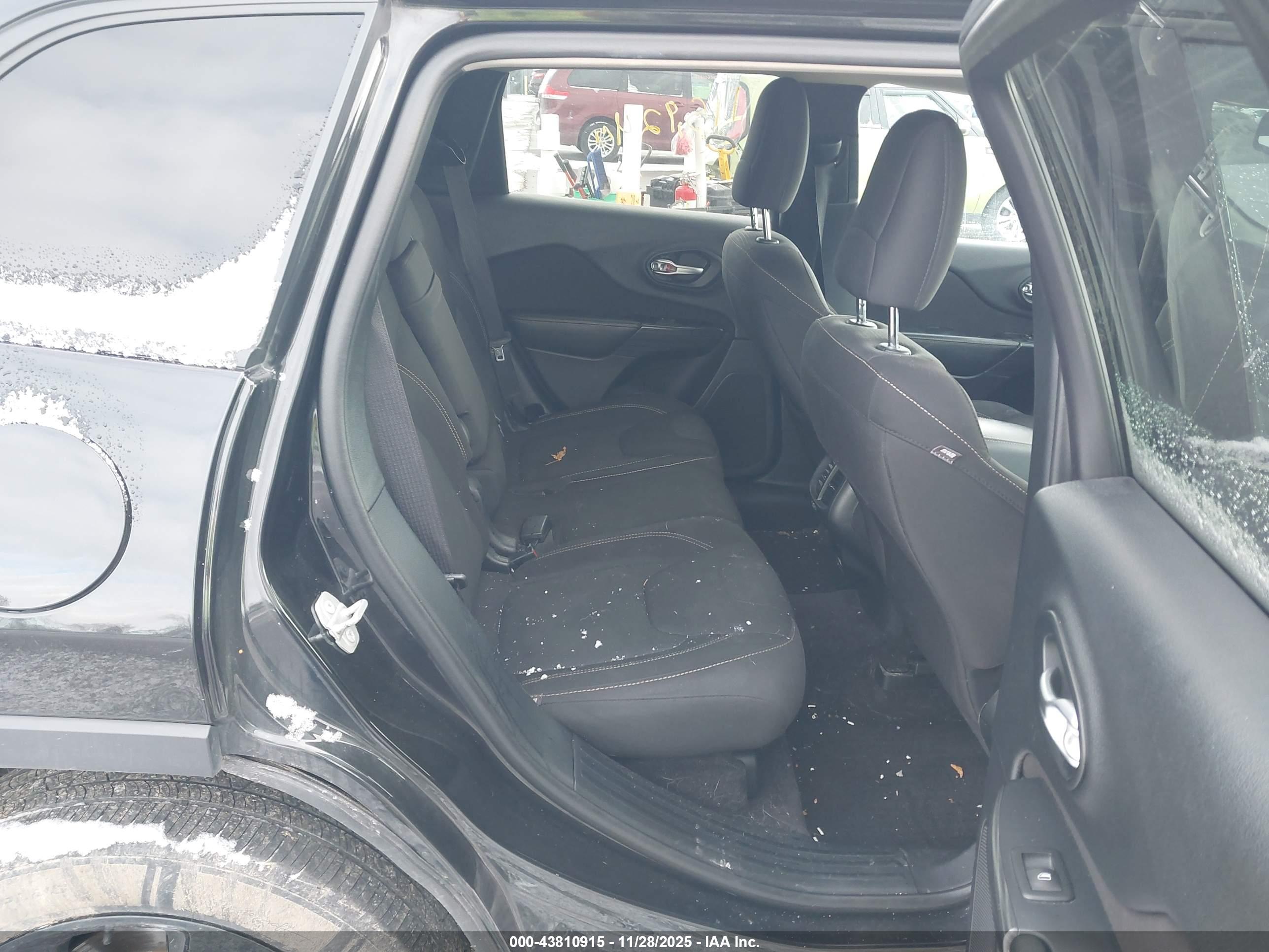 JEEP CHEROKEE image 8