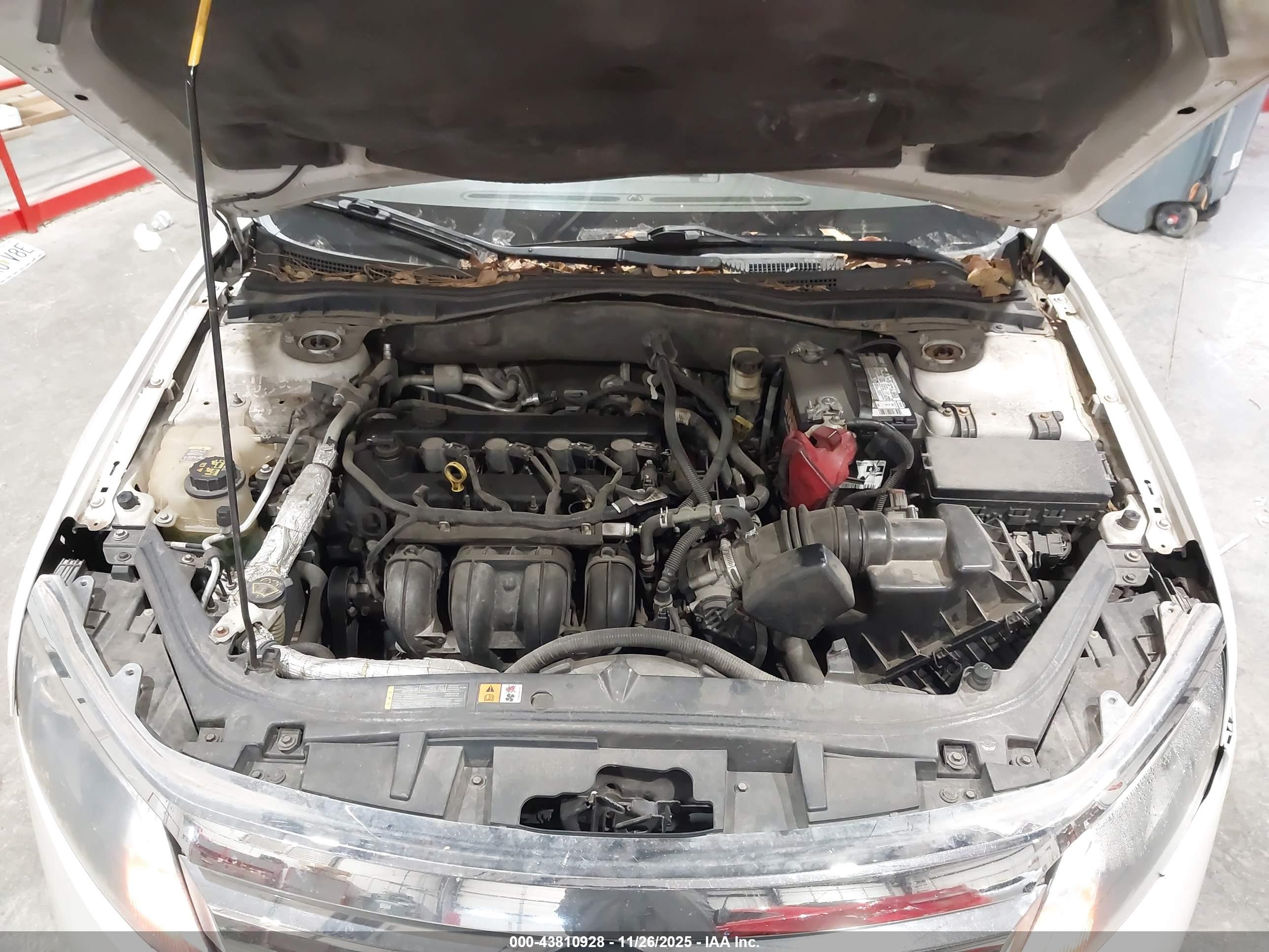 FORD FUSION image 10