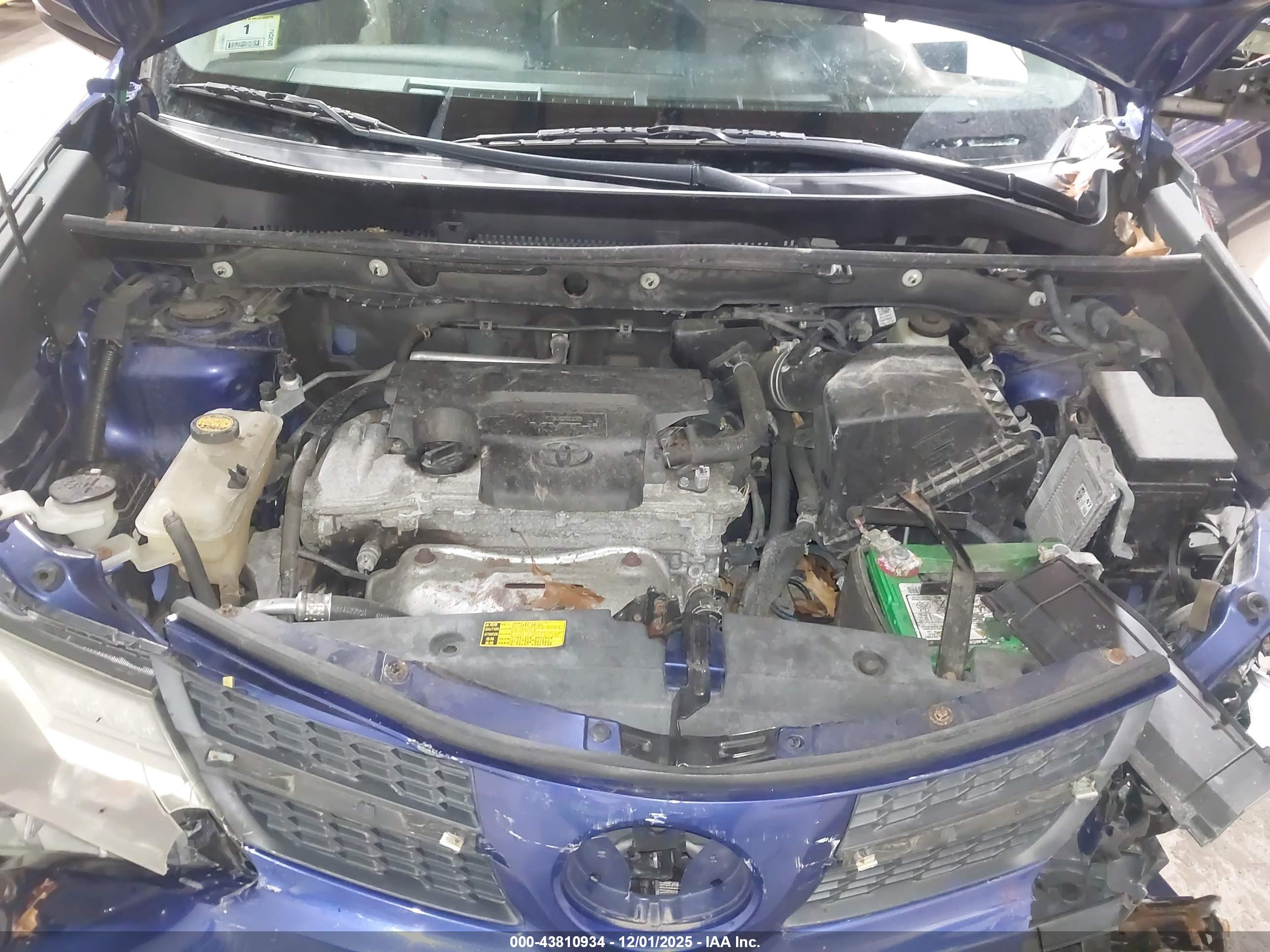 TOYOTA RAV4 image 10