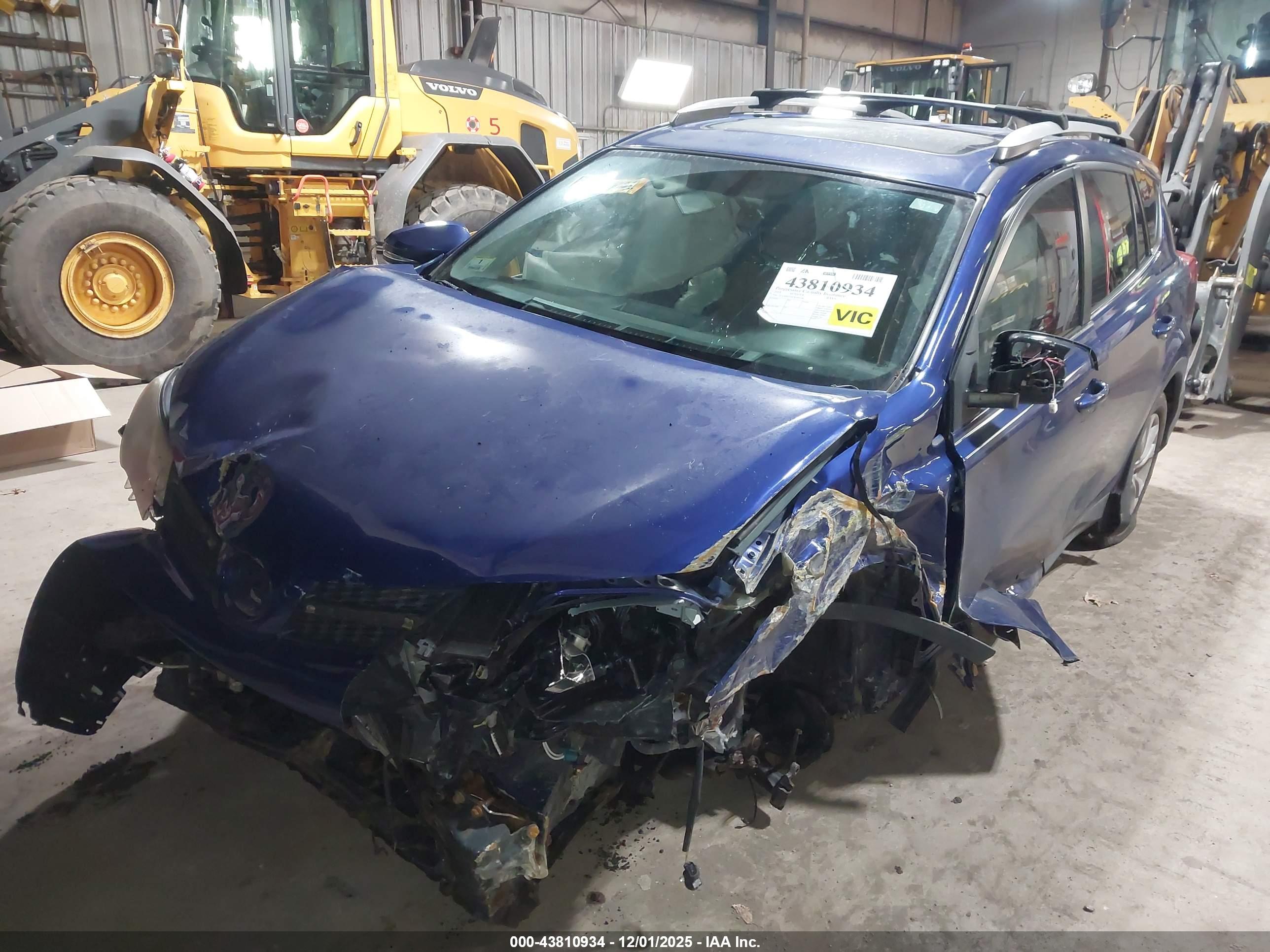 TOYOTA RAV4 image 2
