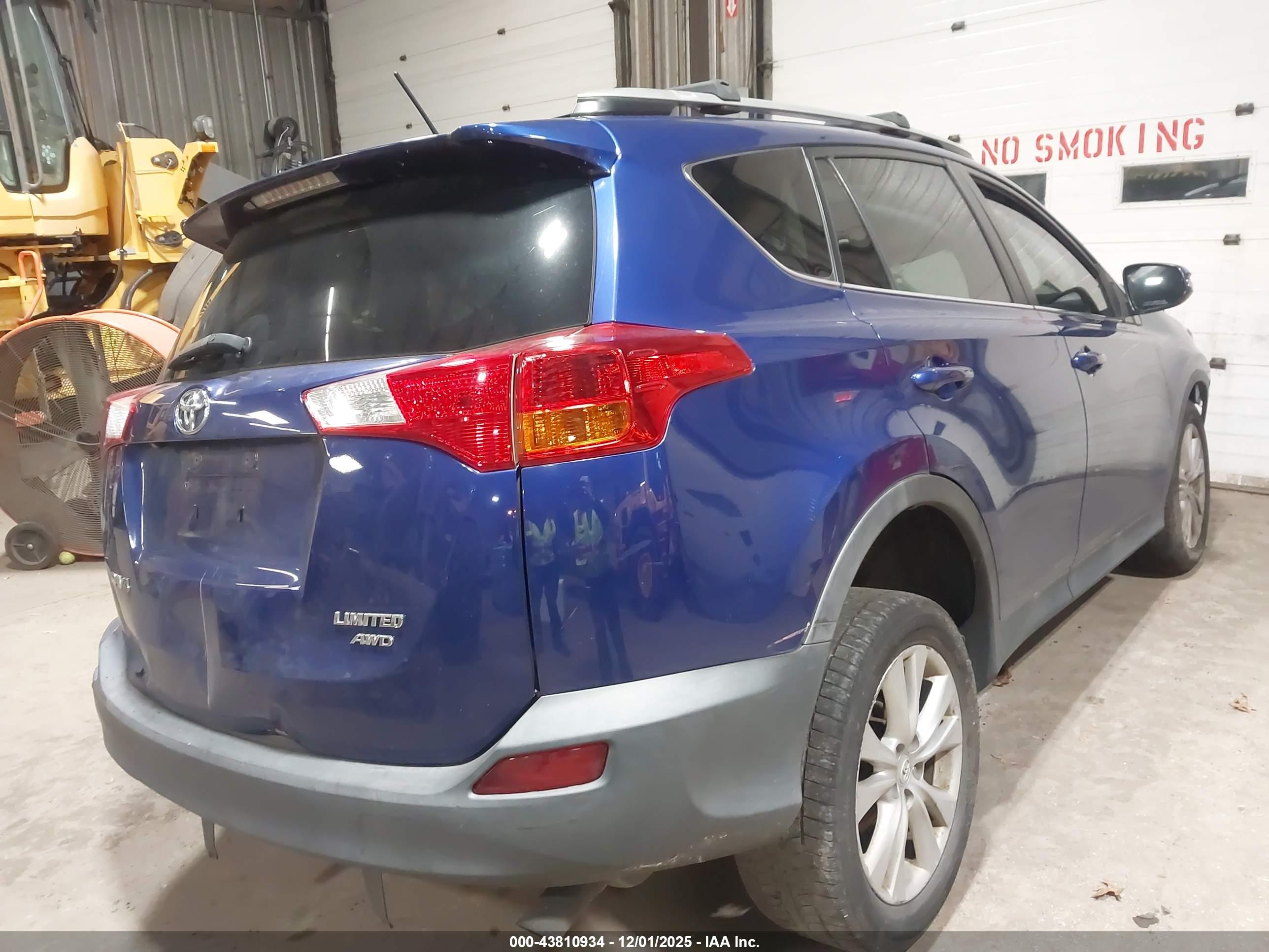 TOYOTA RAV4 image 4