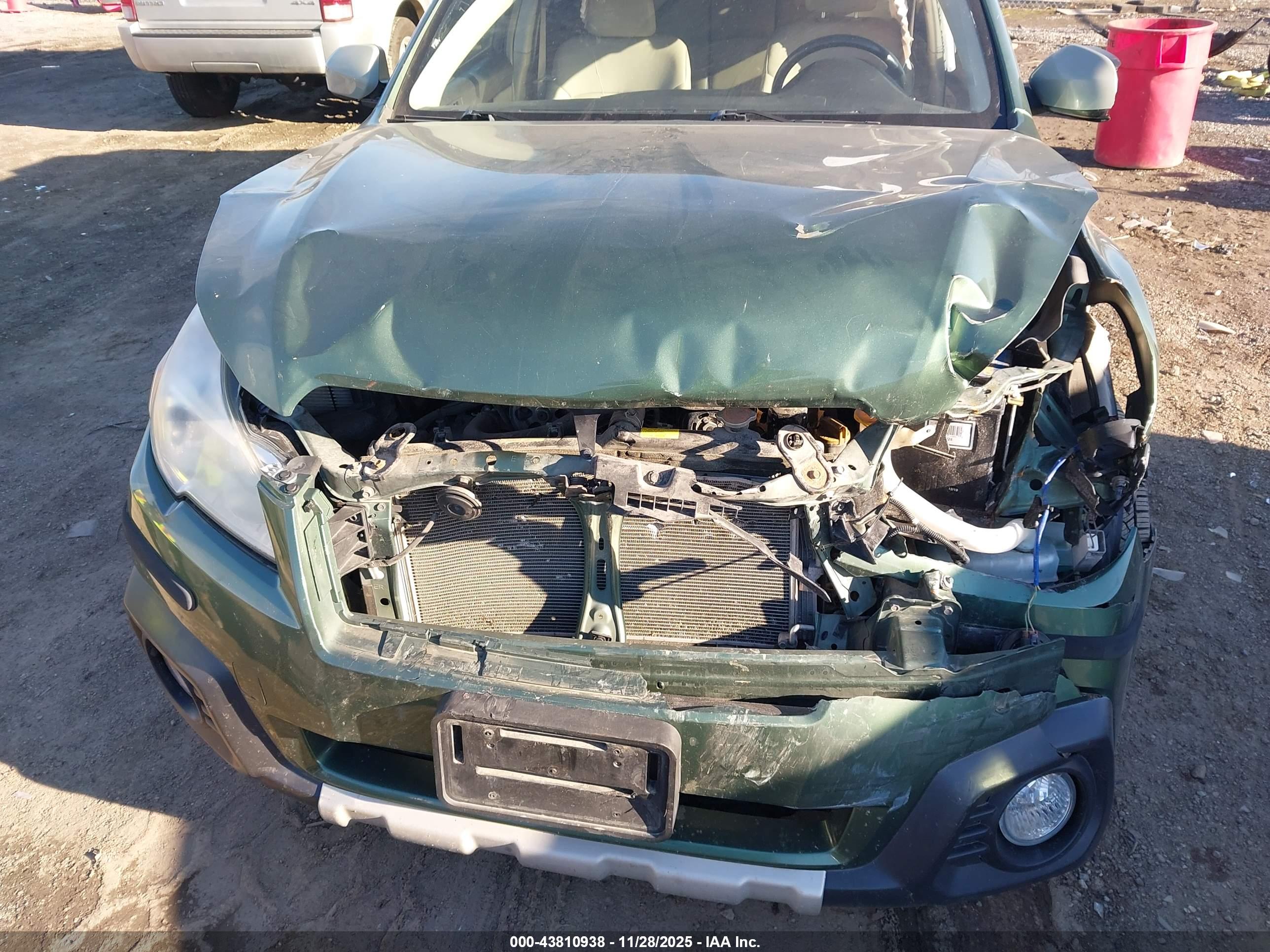 SUBARU OUTBACK image 6