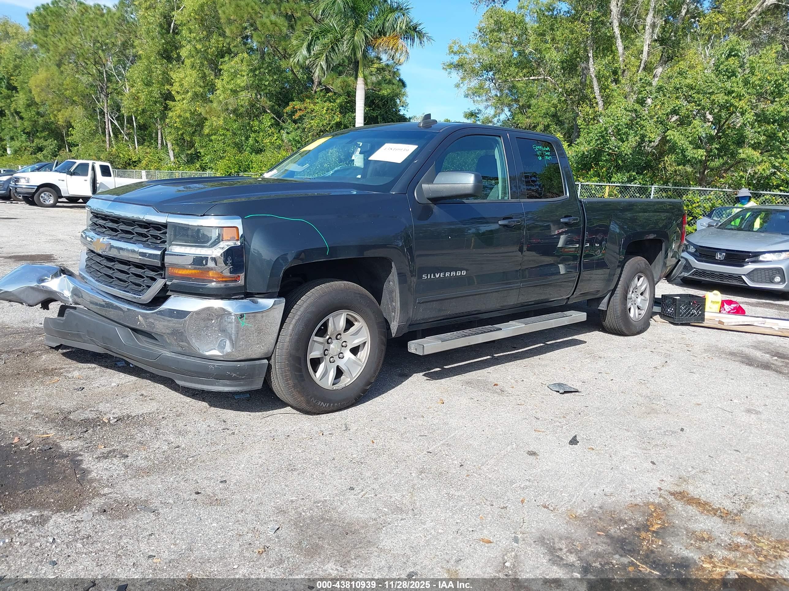 CHEVROLET SILVERADO image 2