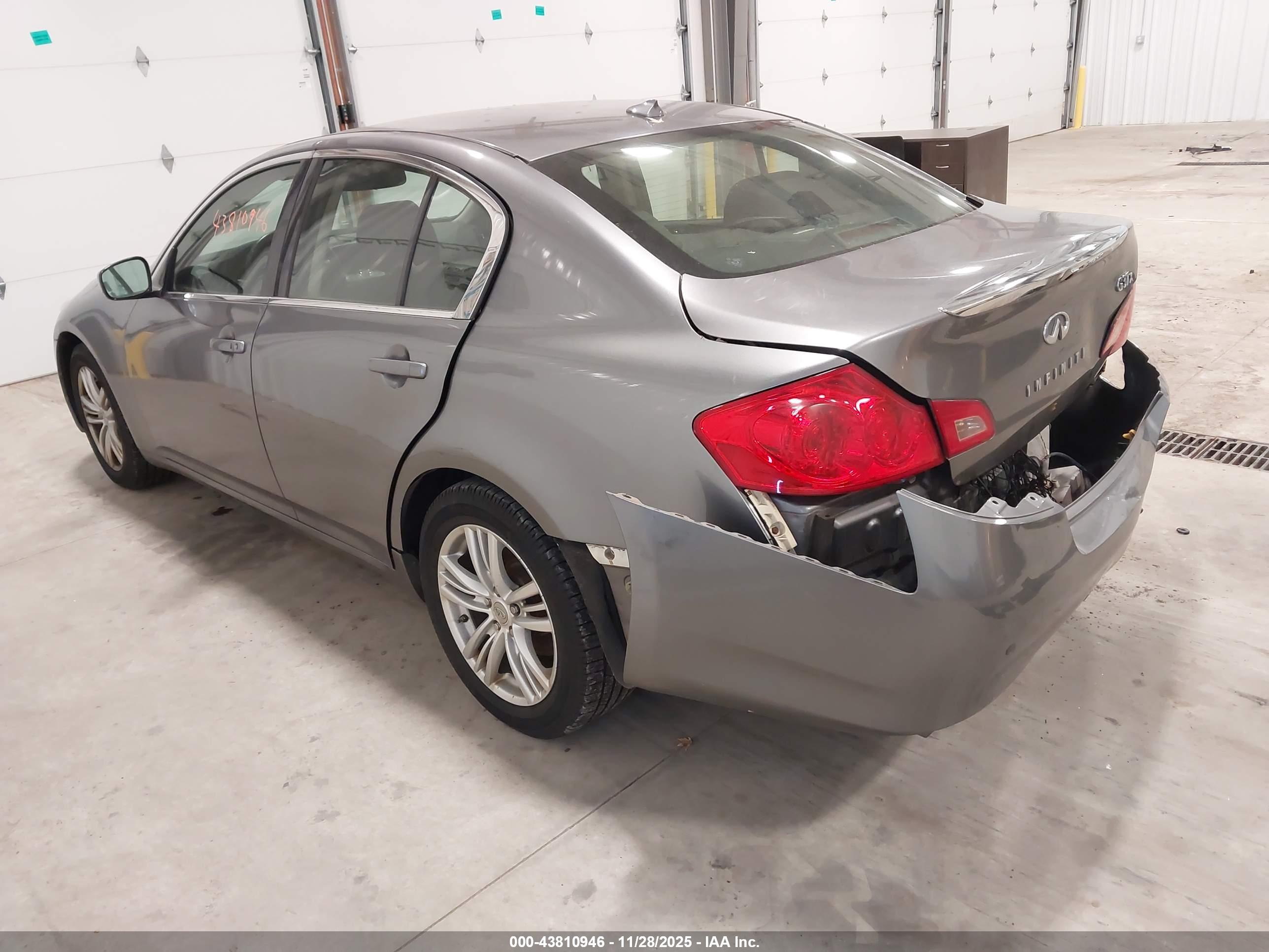 INFINITI G37X image 3