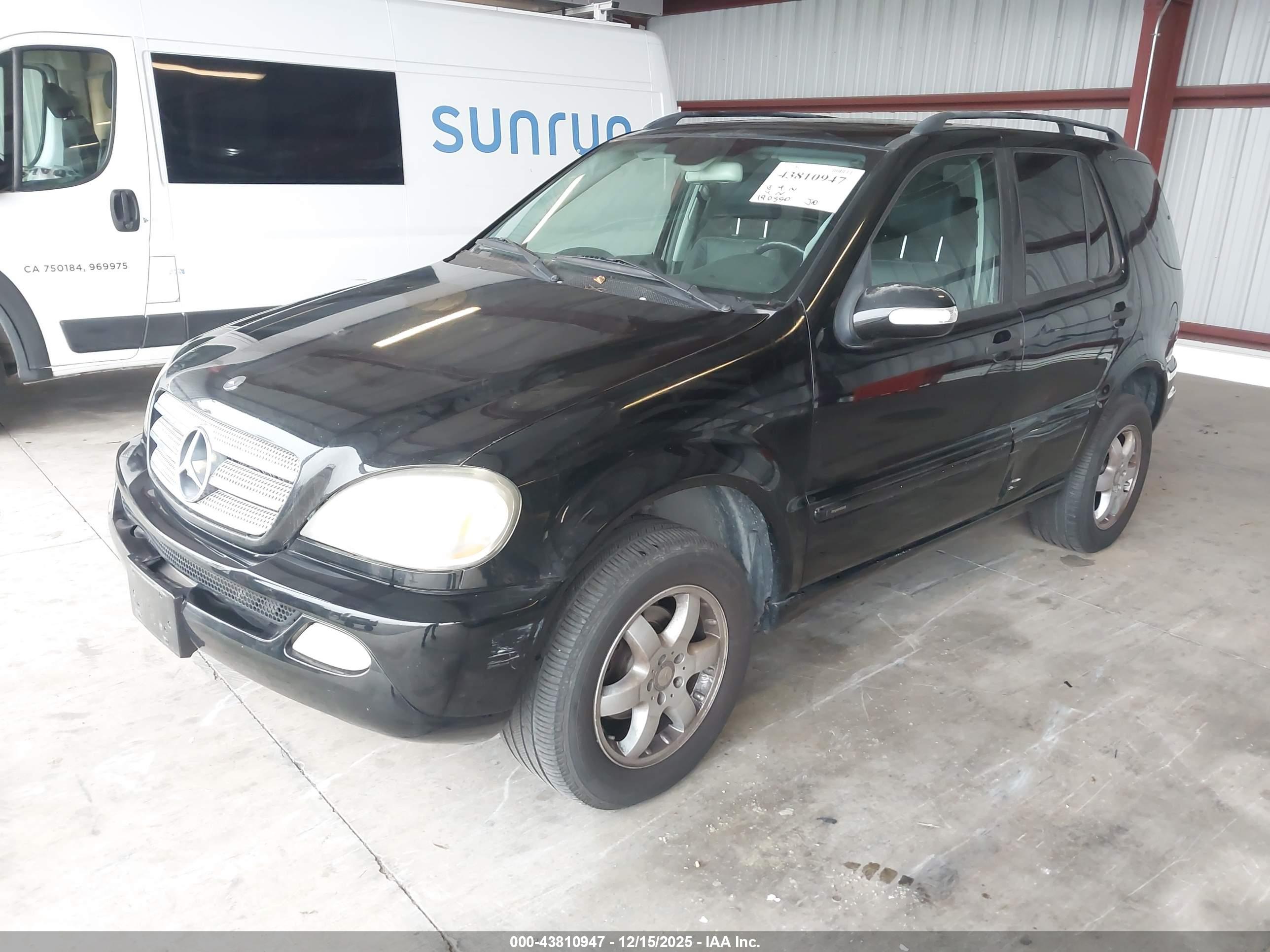 MERCEDES-BENZ ML image 2