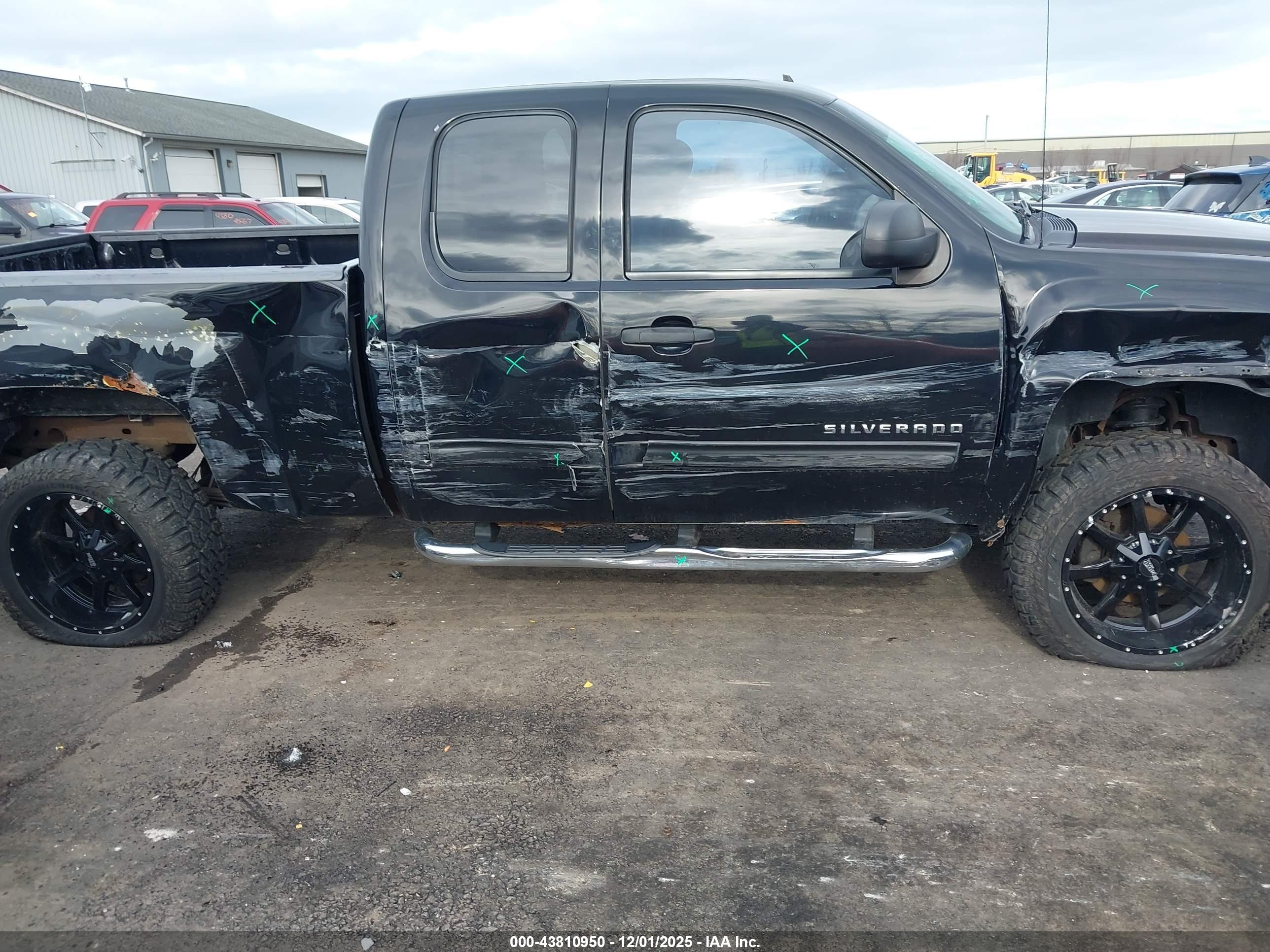CHEVROLET SILVERADO image 6