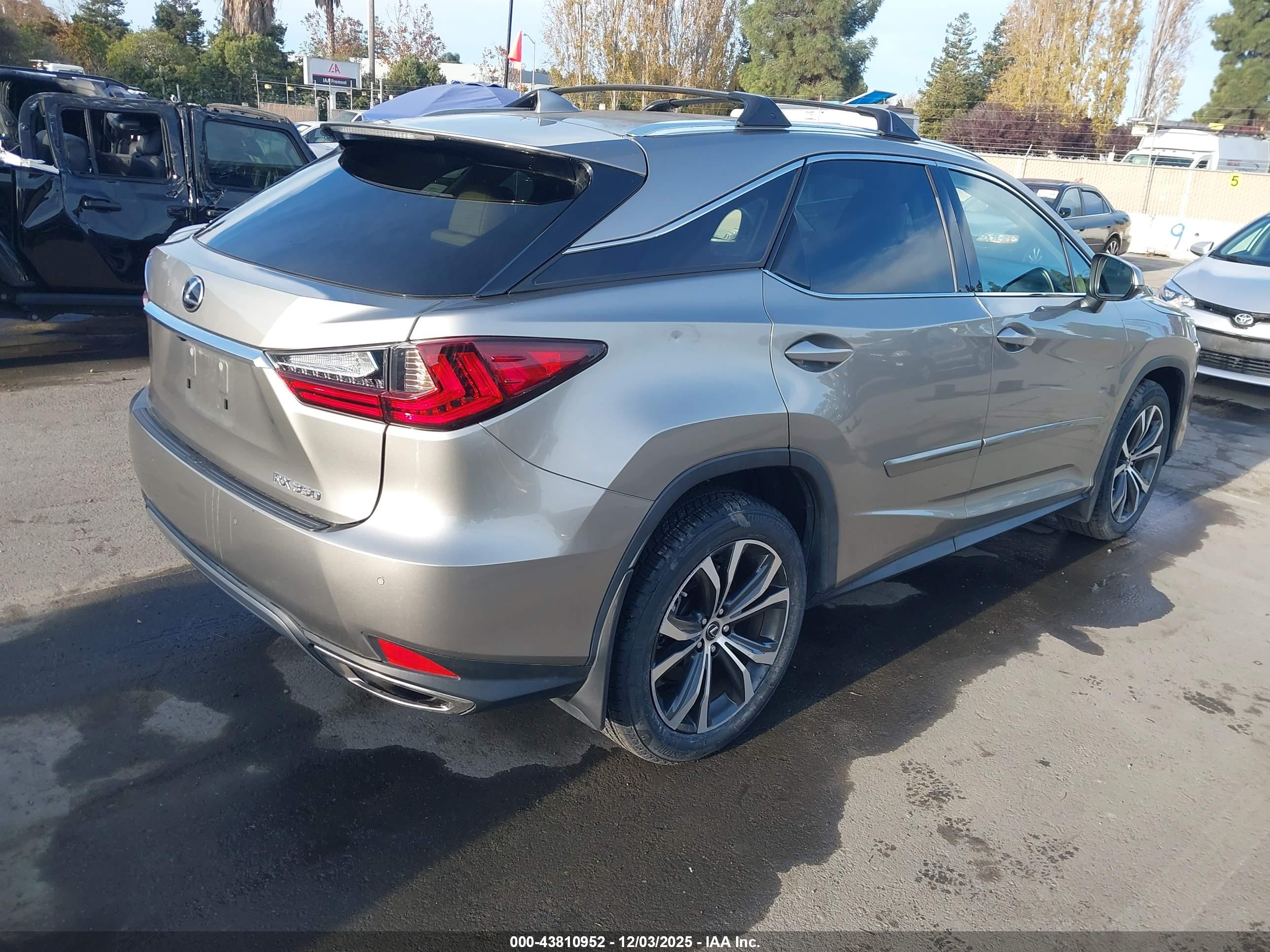 LEXUS RX image 4