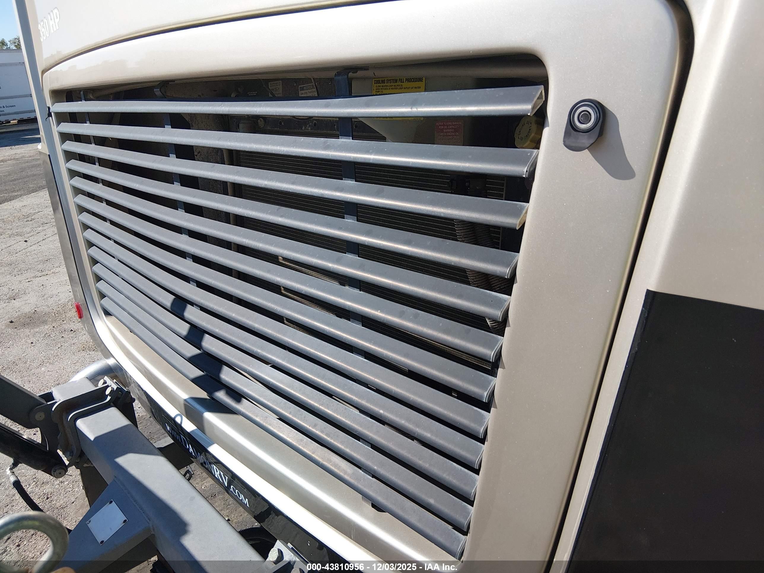 FREIGHTLINER CHASSIS image 10