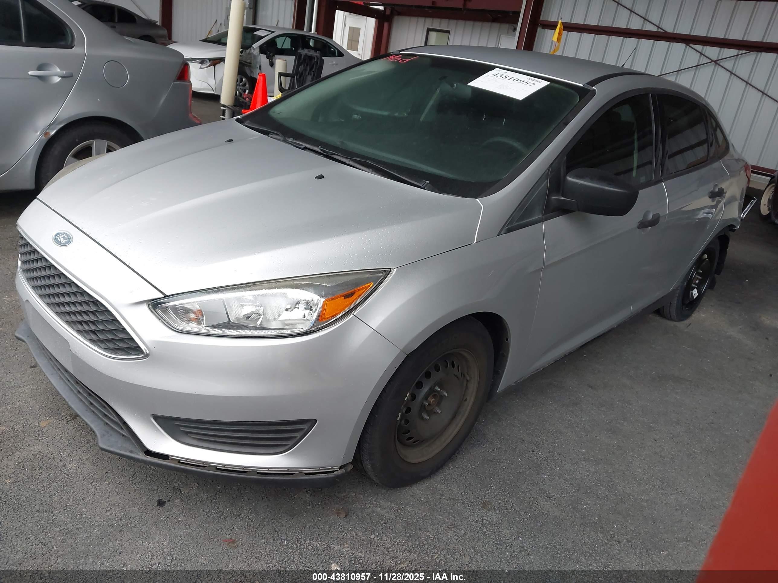 FORD FOCUS image 2