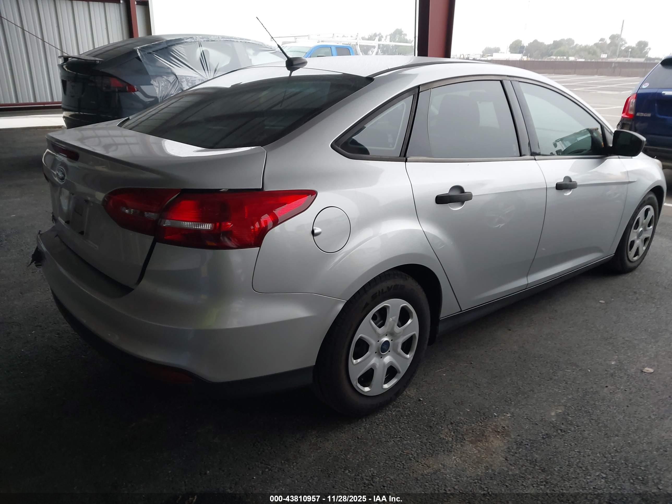 FORD FOCUS image 4