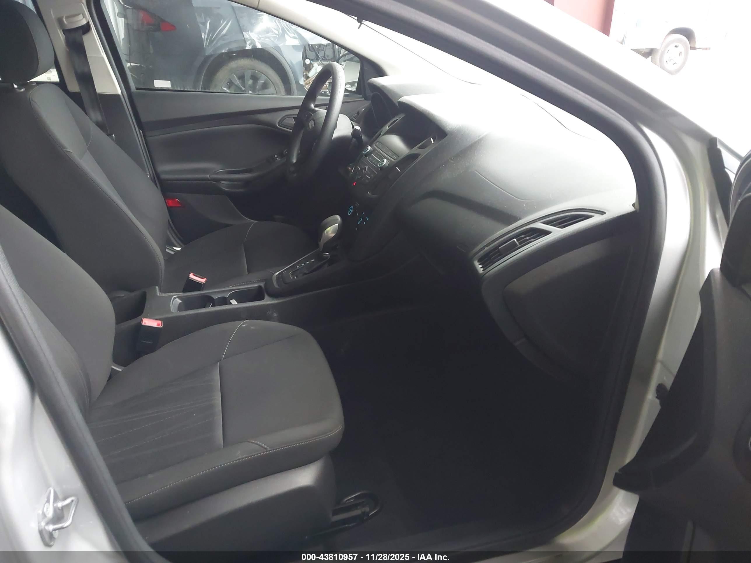 FORD FOCUS image 5