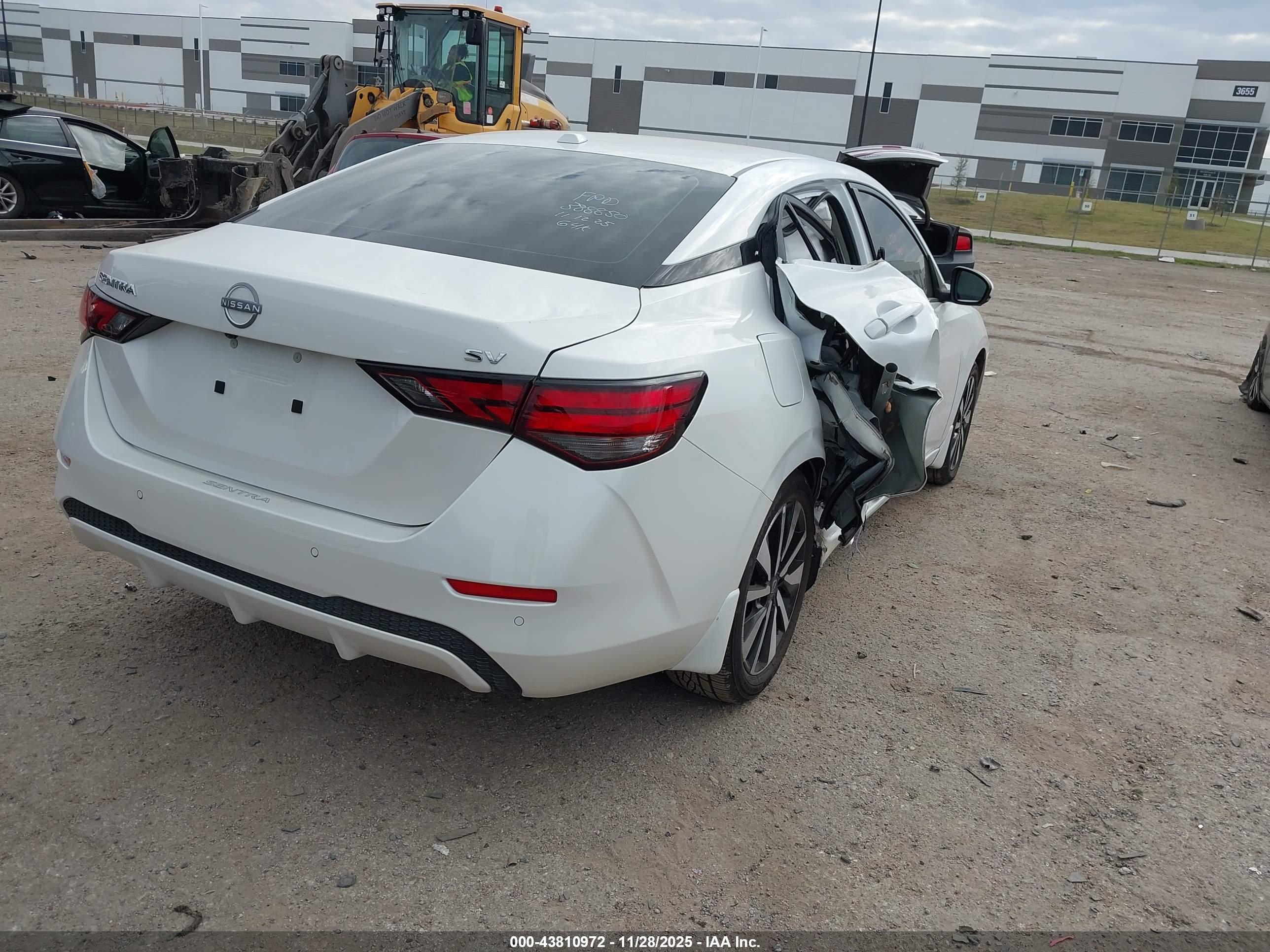 NISSAN SENTRA image 4