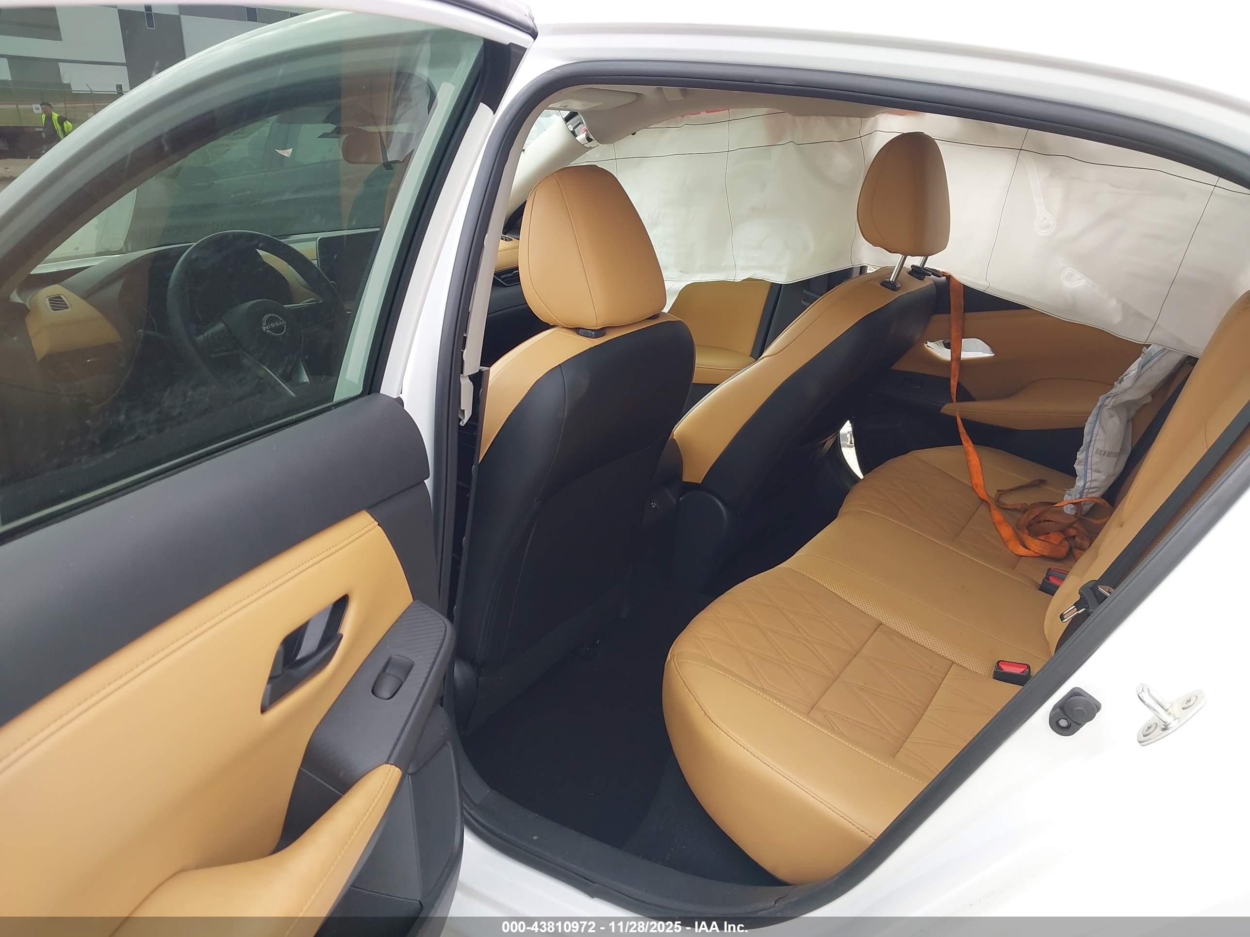 NISSAN SENTRA image 8