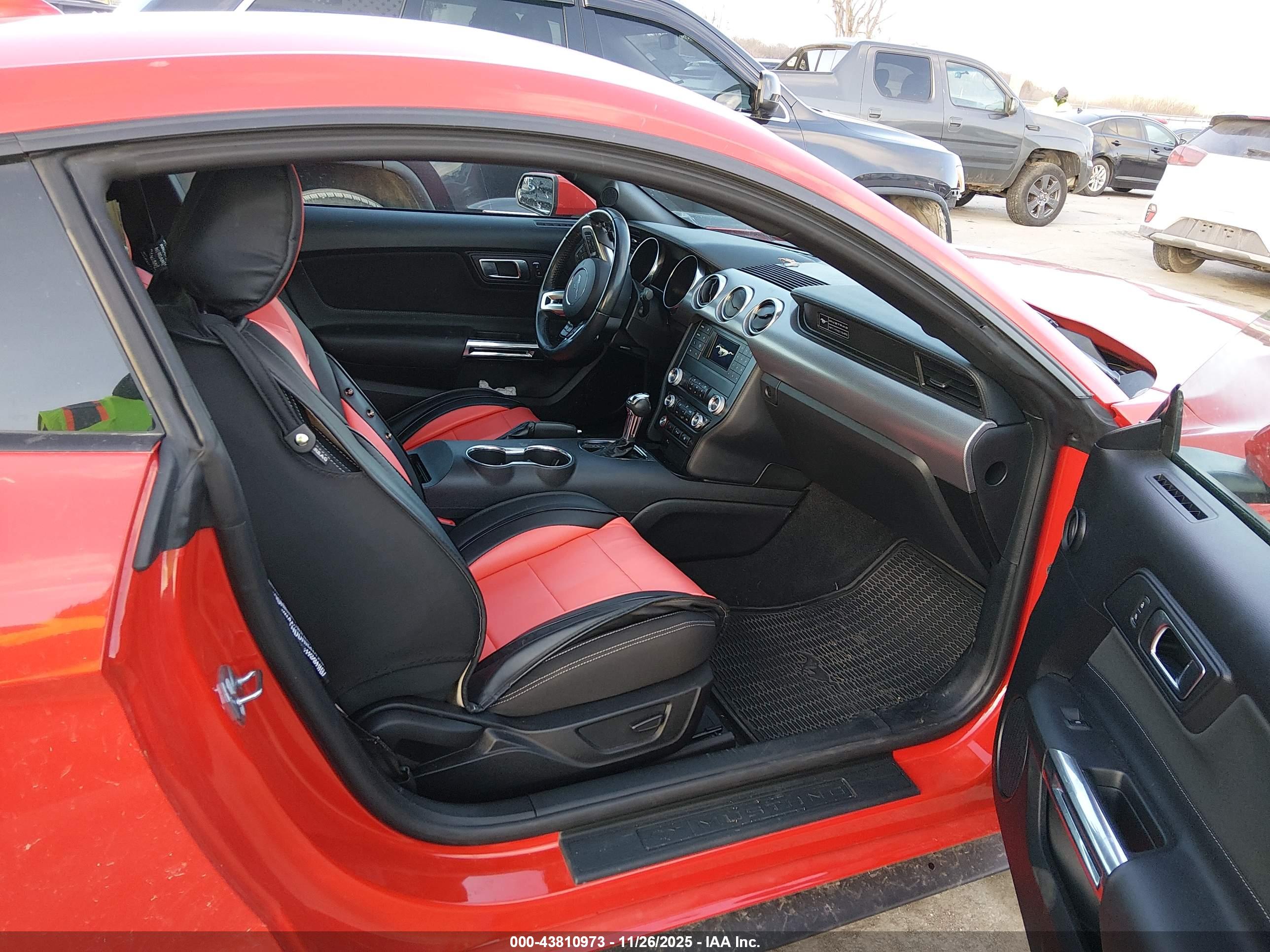 FORD MUSTANG image 5