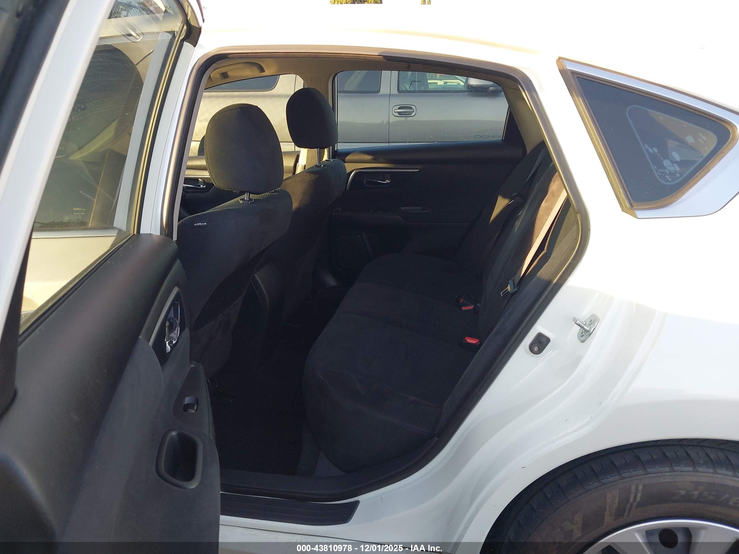 NISSAN ALTIMA image 8