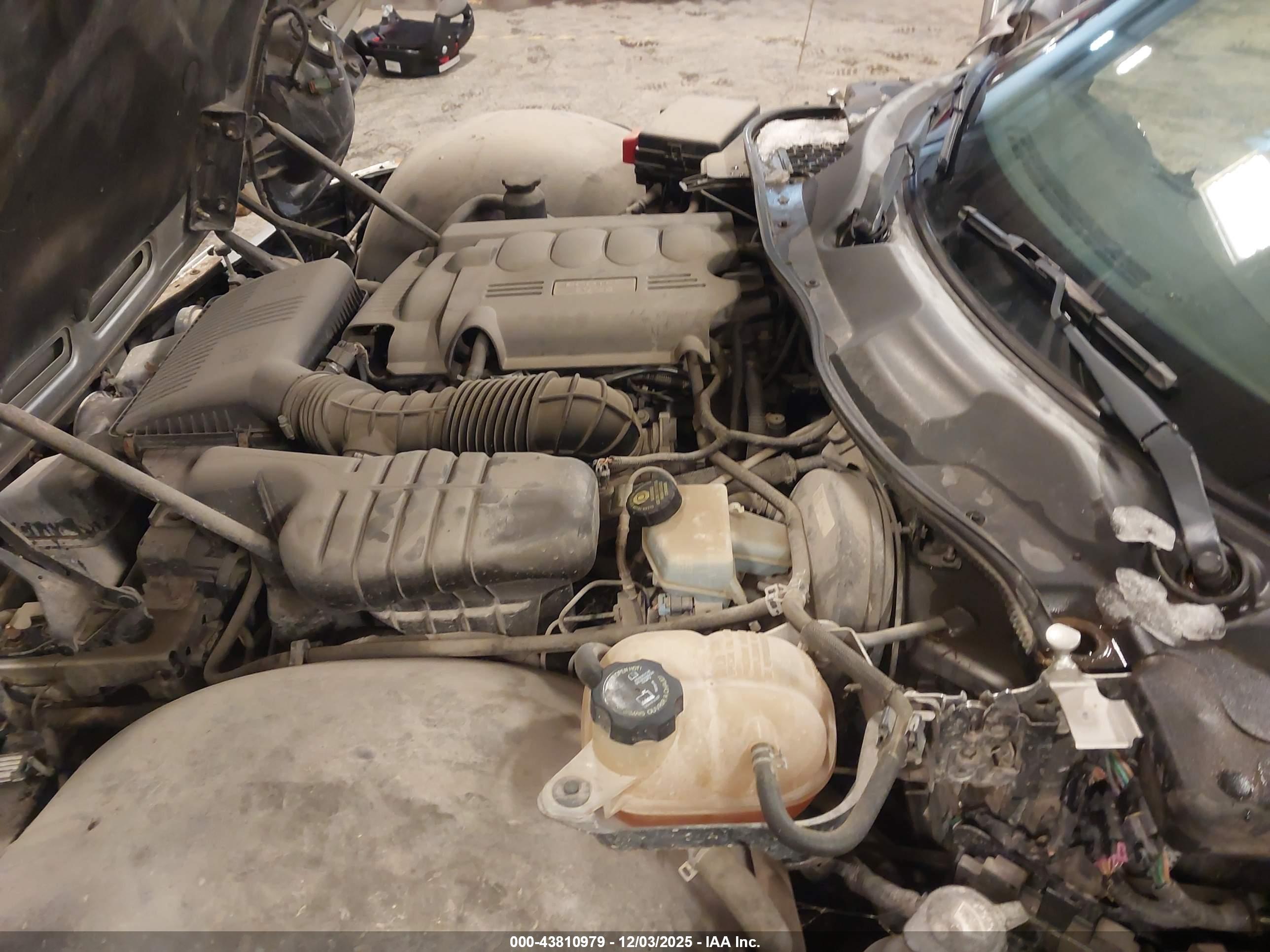 PONTIAC SOLSTICE image 10