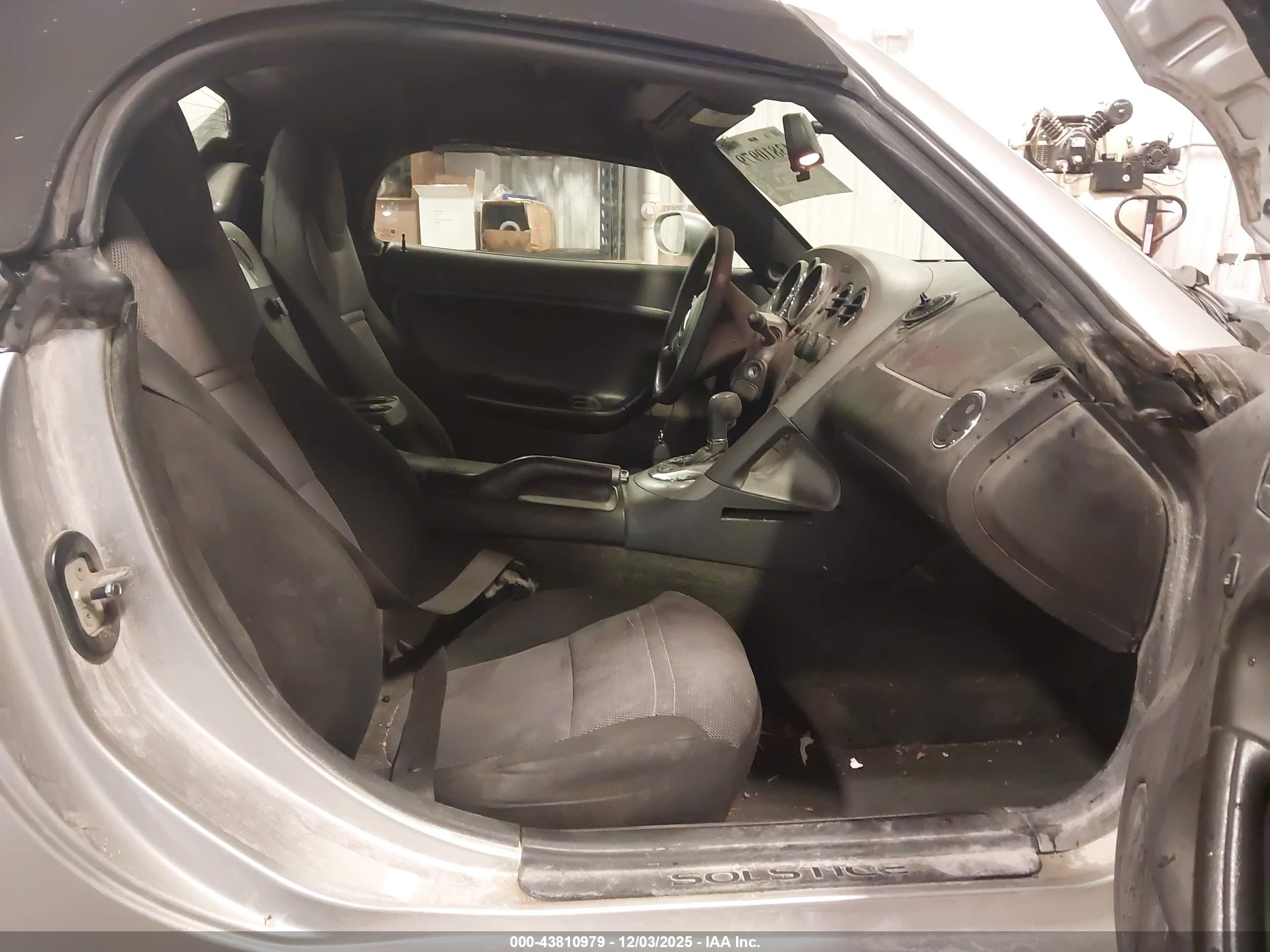 PONTIAC SOLSTICE image 5