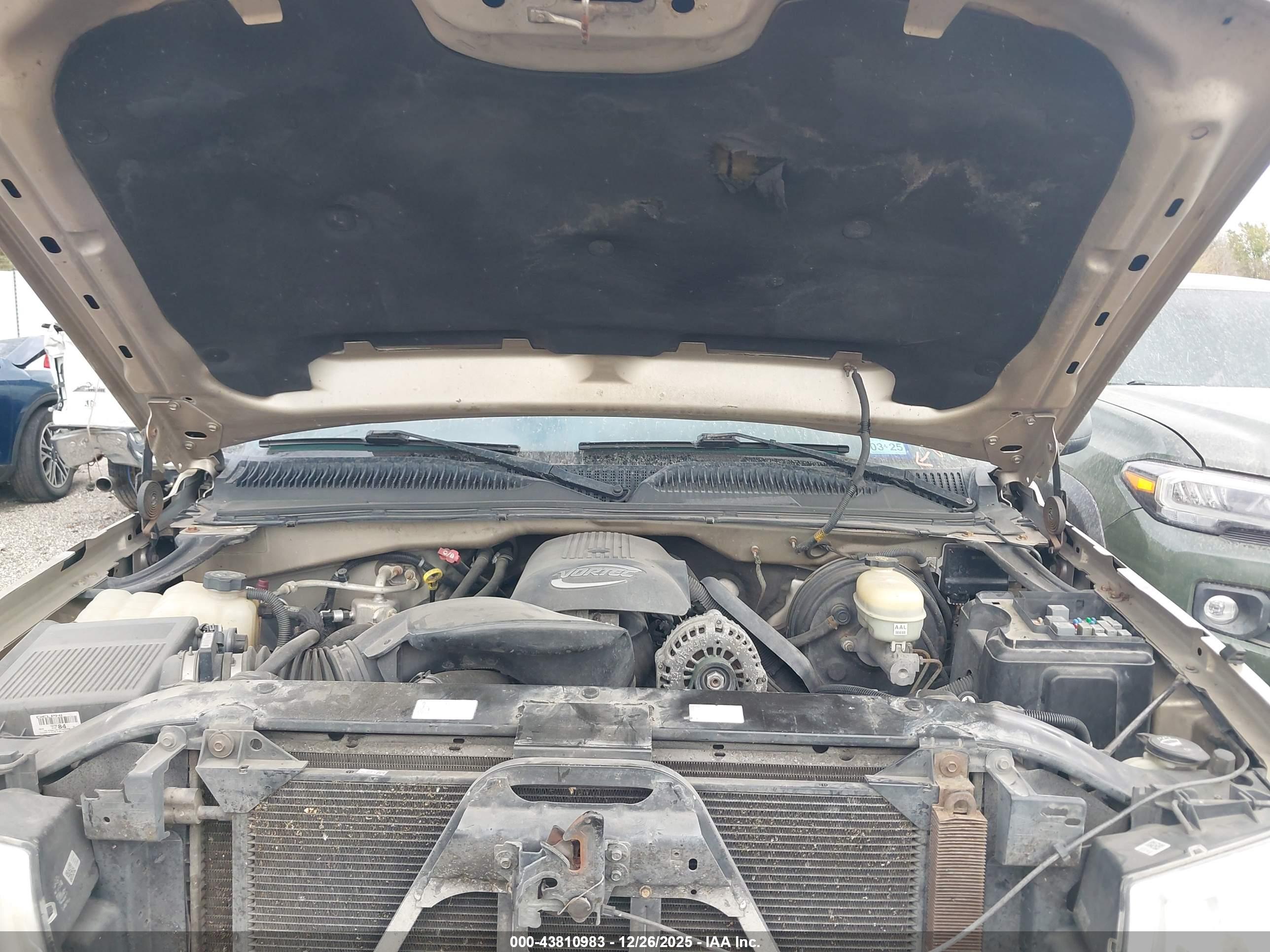 CHEVROLET SILVERADO image 10