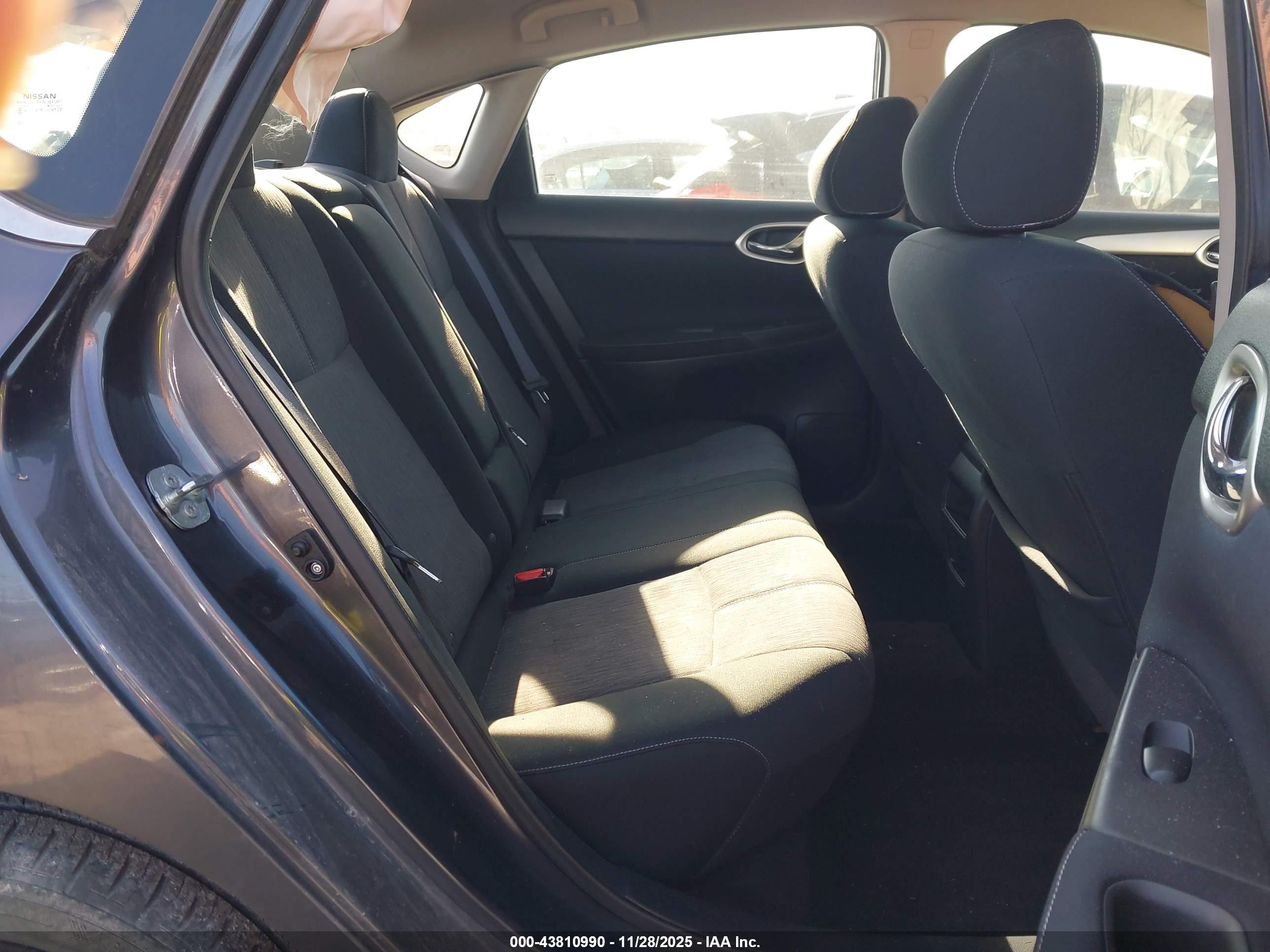NISSAN SENTRA image 8