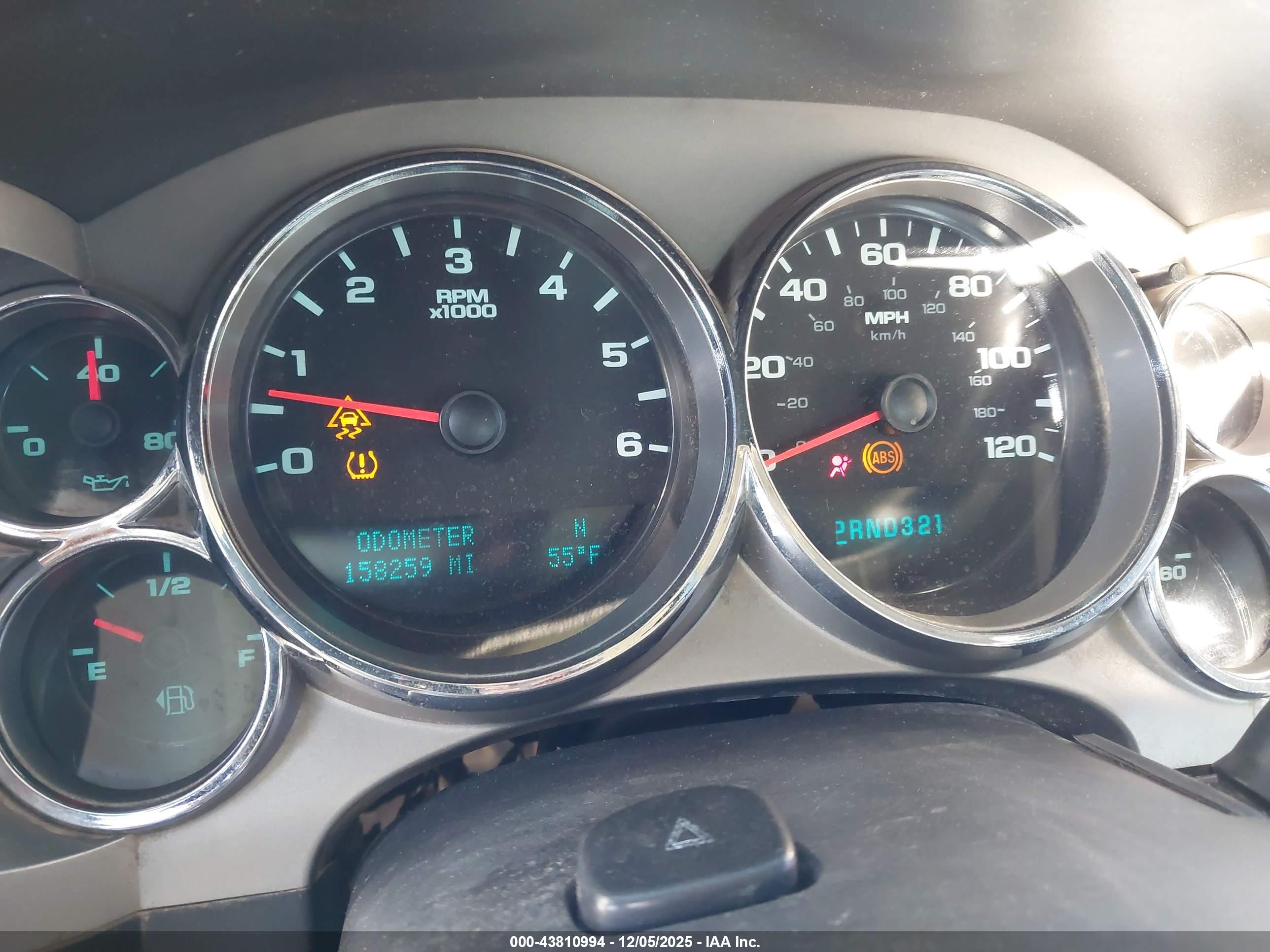 CHEVROLET SILVERADO image 7