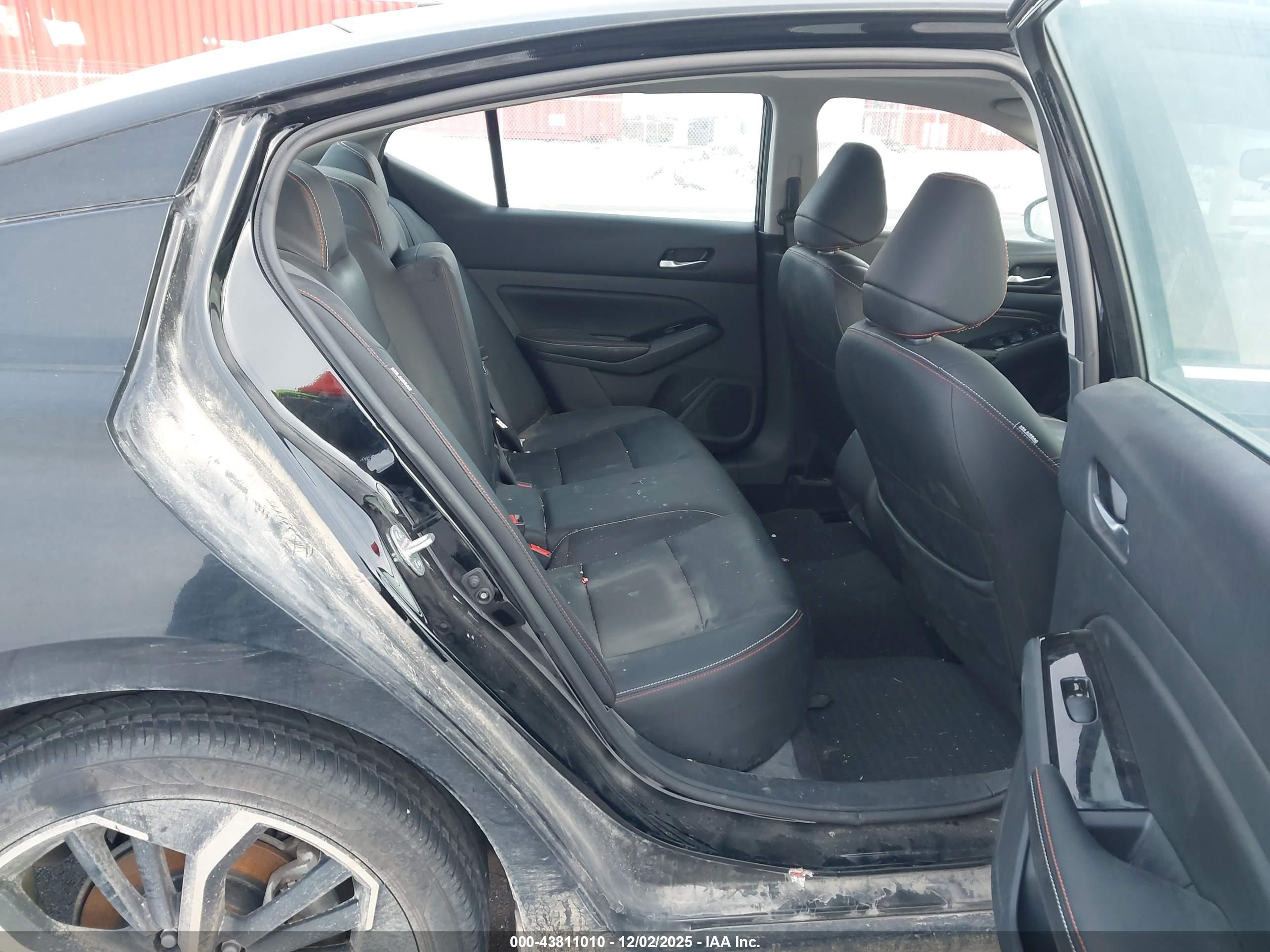 NISSAN ALTIMA image 8