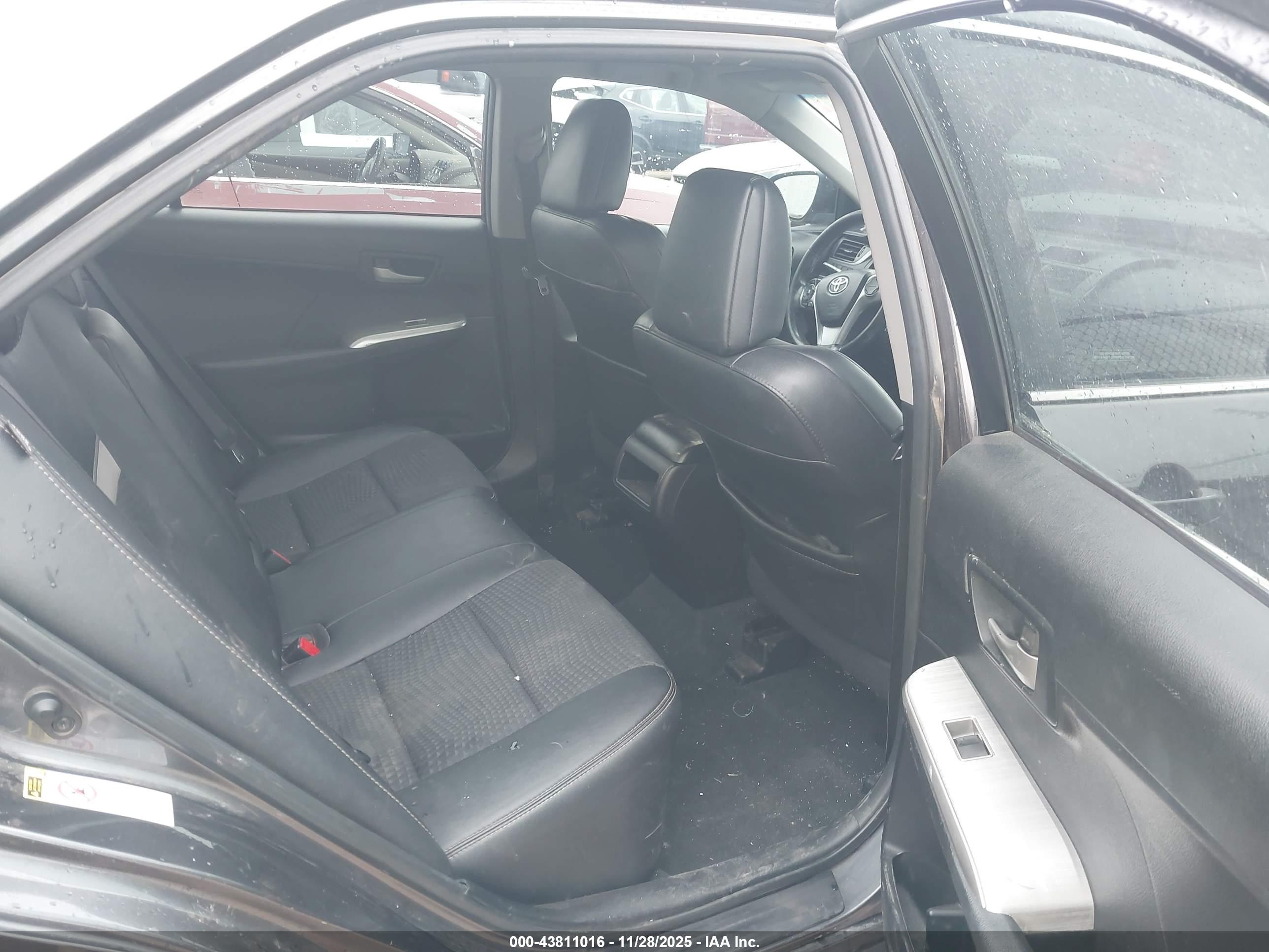 TOYOTA CAMRY image 8
