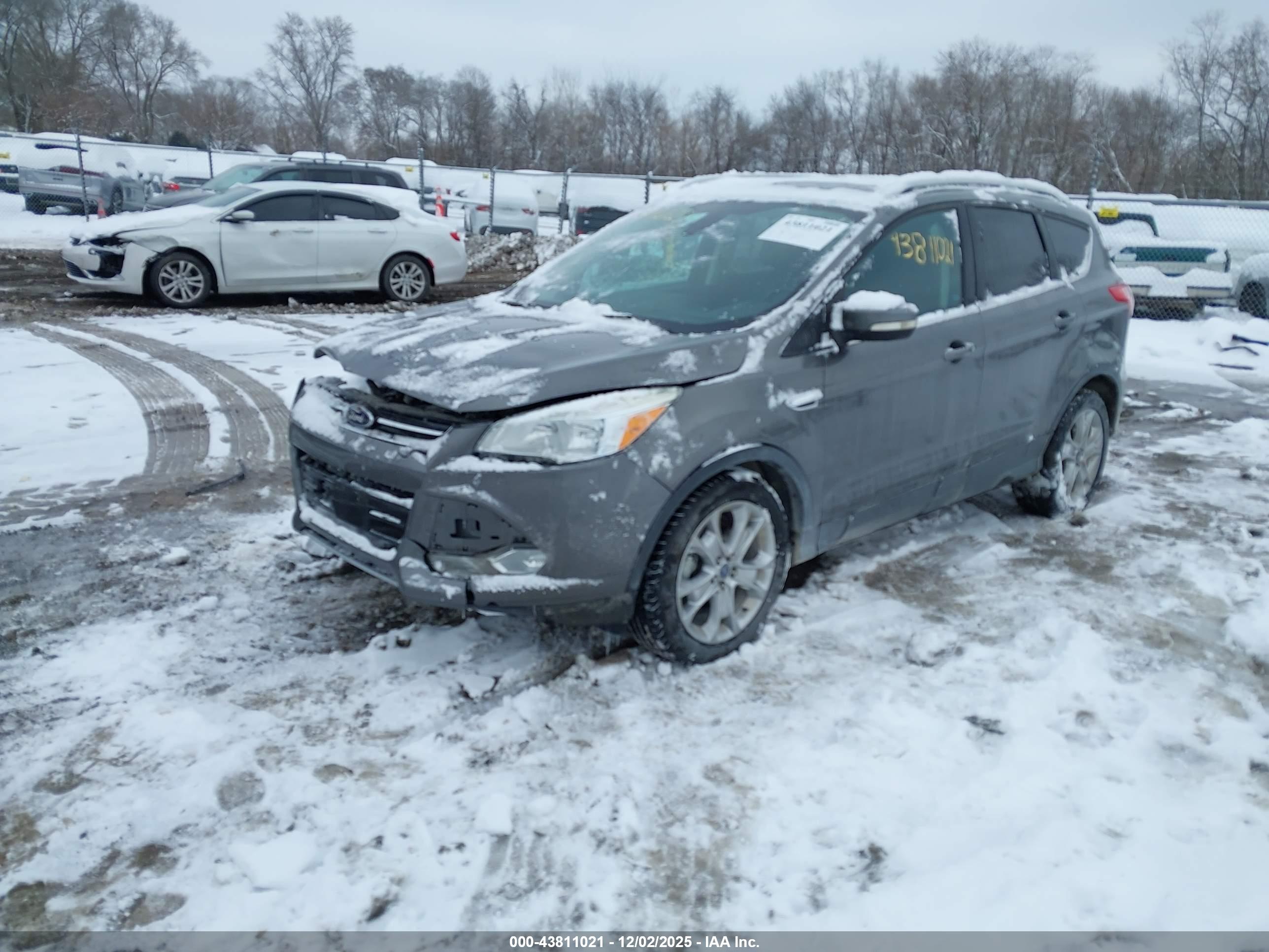 FORD ESCAPE image 2