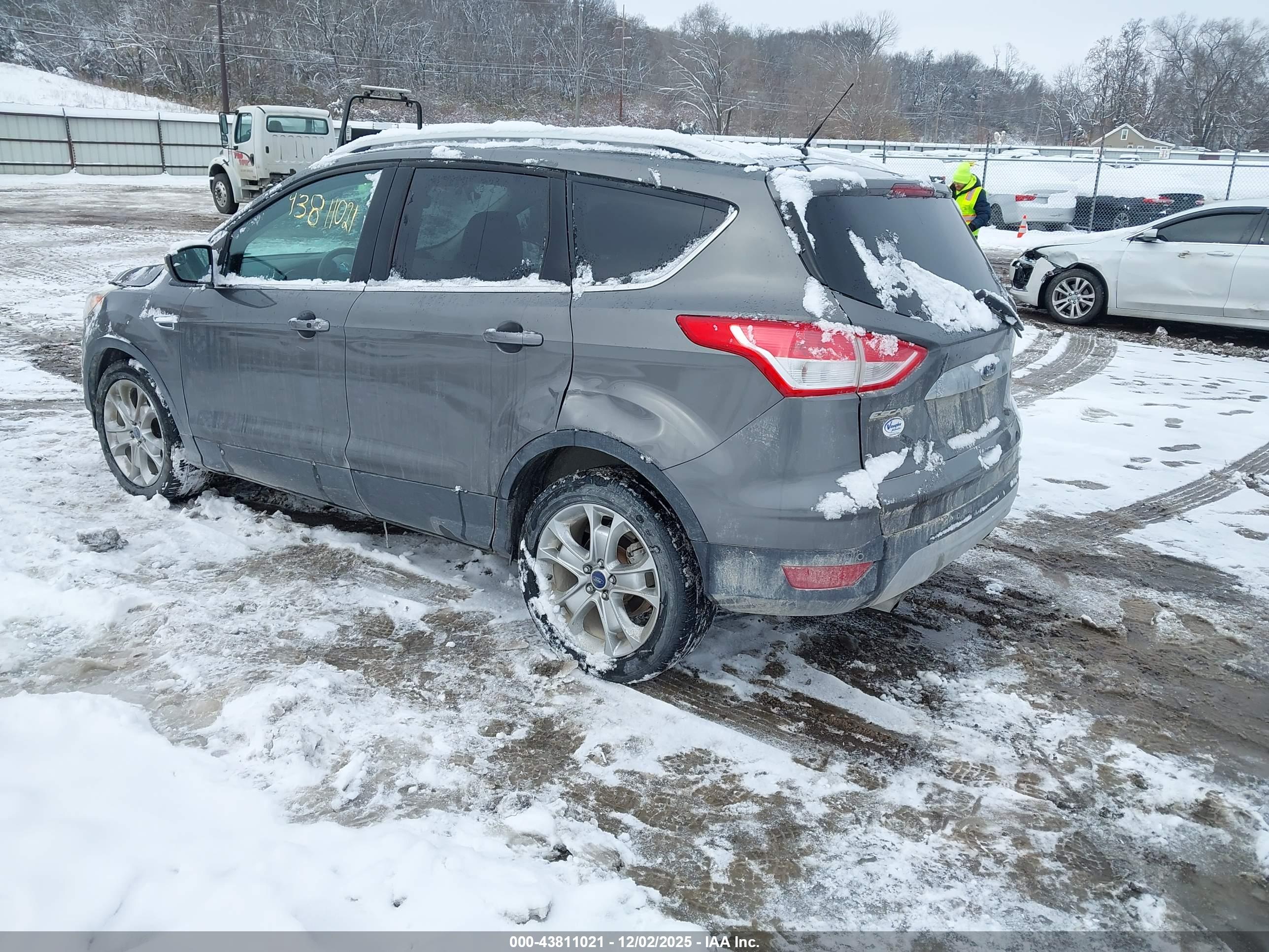 FORD ESCAPE image 3