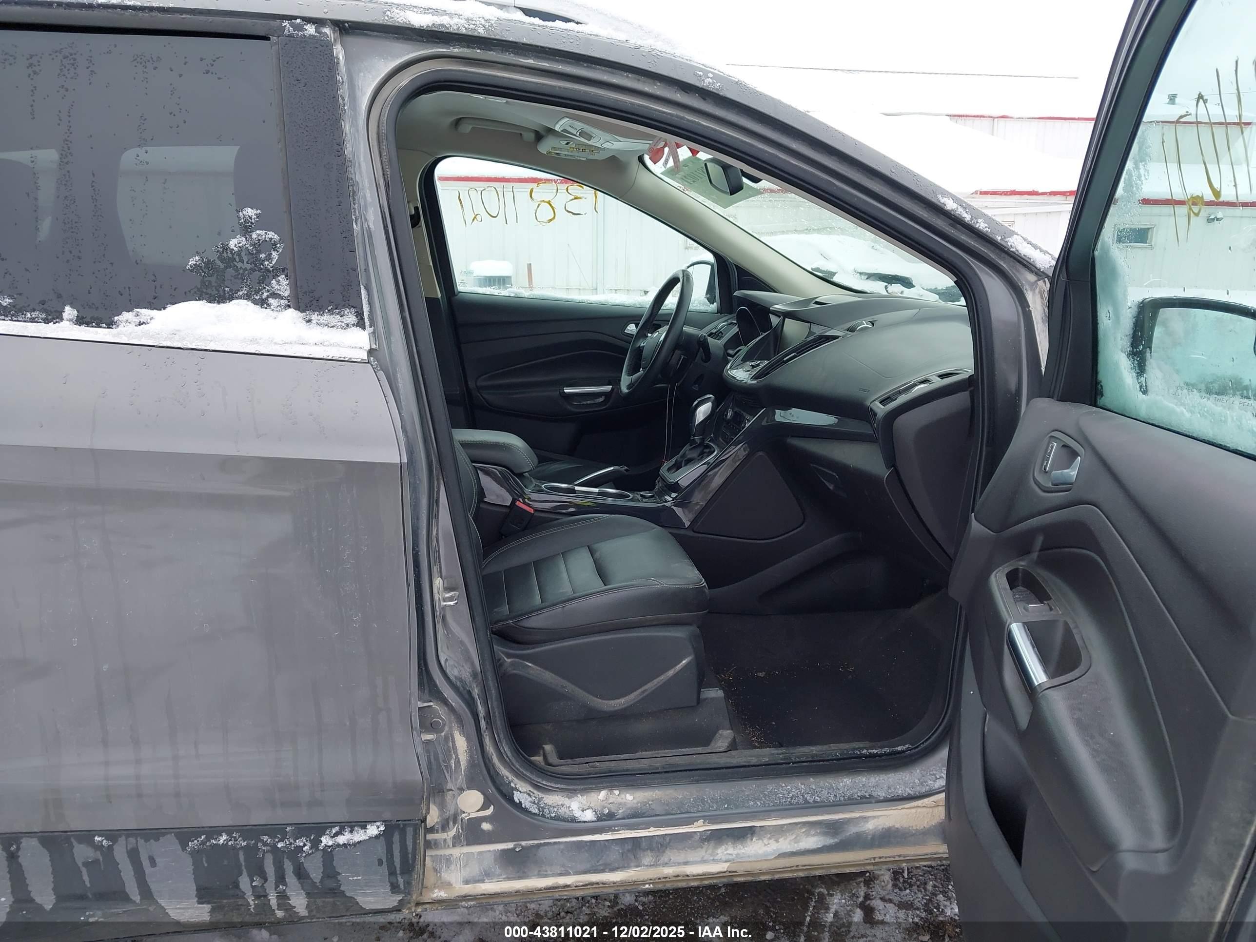 FORD ESCAPE image 5