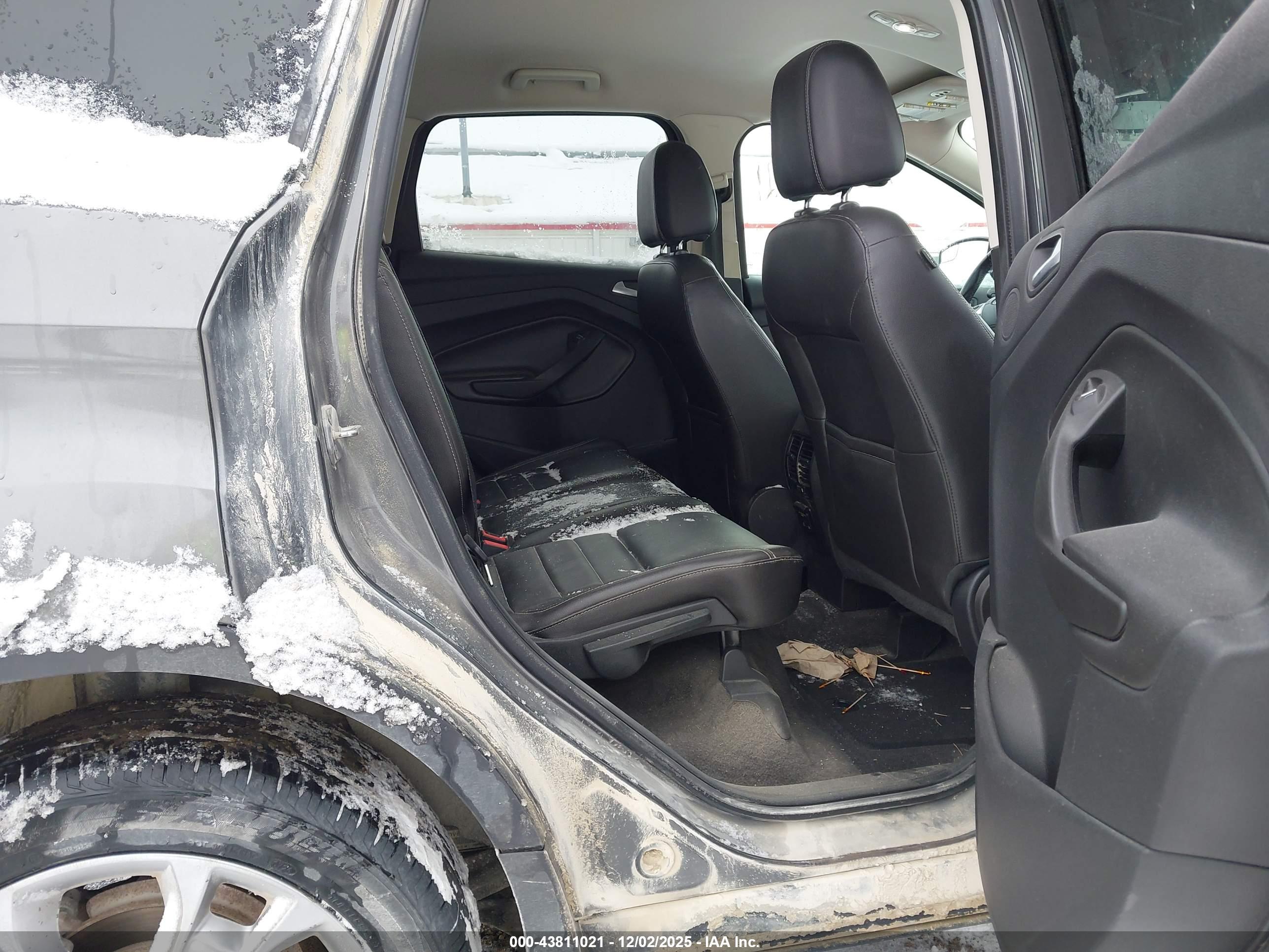 FORD ESCAPE image 8