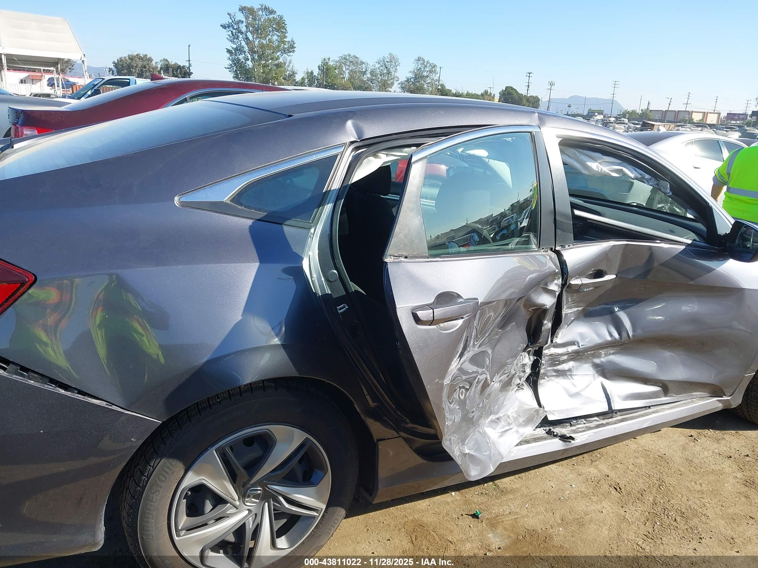 HONDA CIVIC image 6