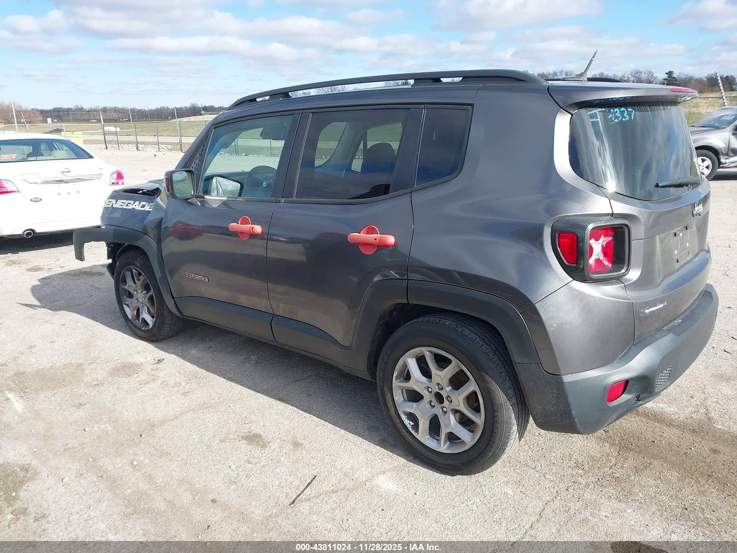 JEEP RENEGADE image 3