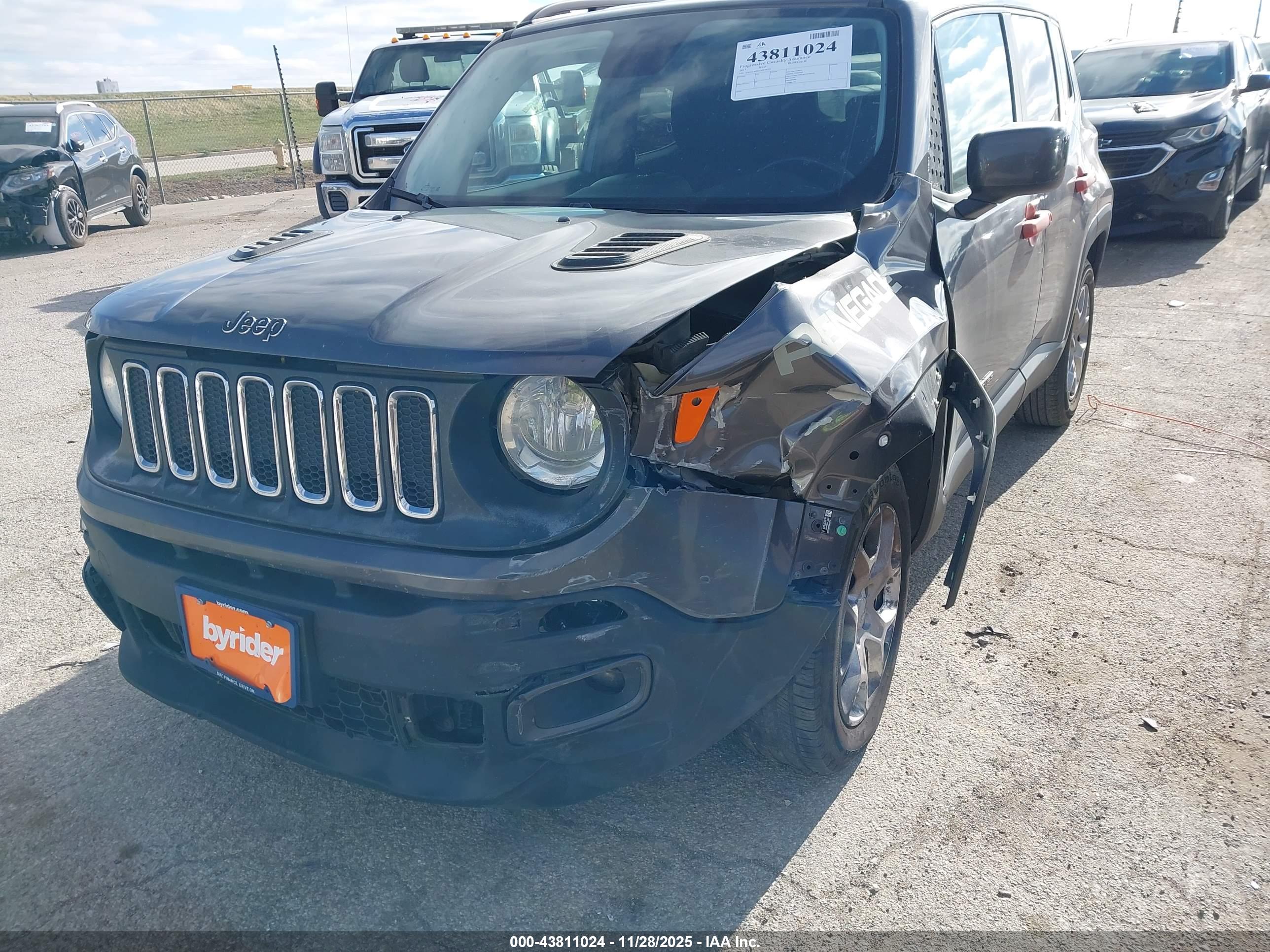 JEEP RENEGADE image 6