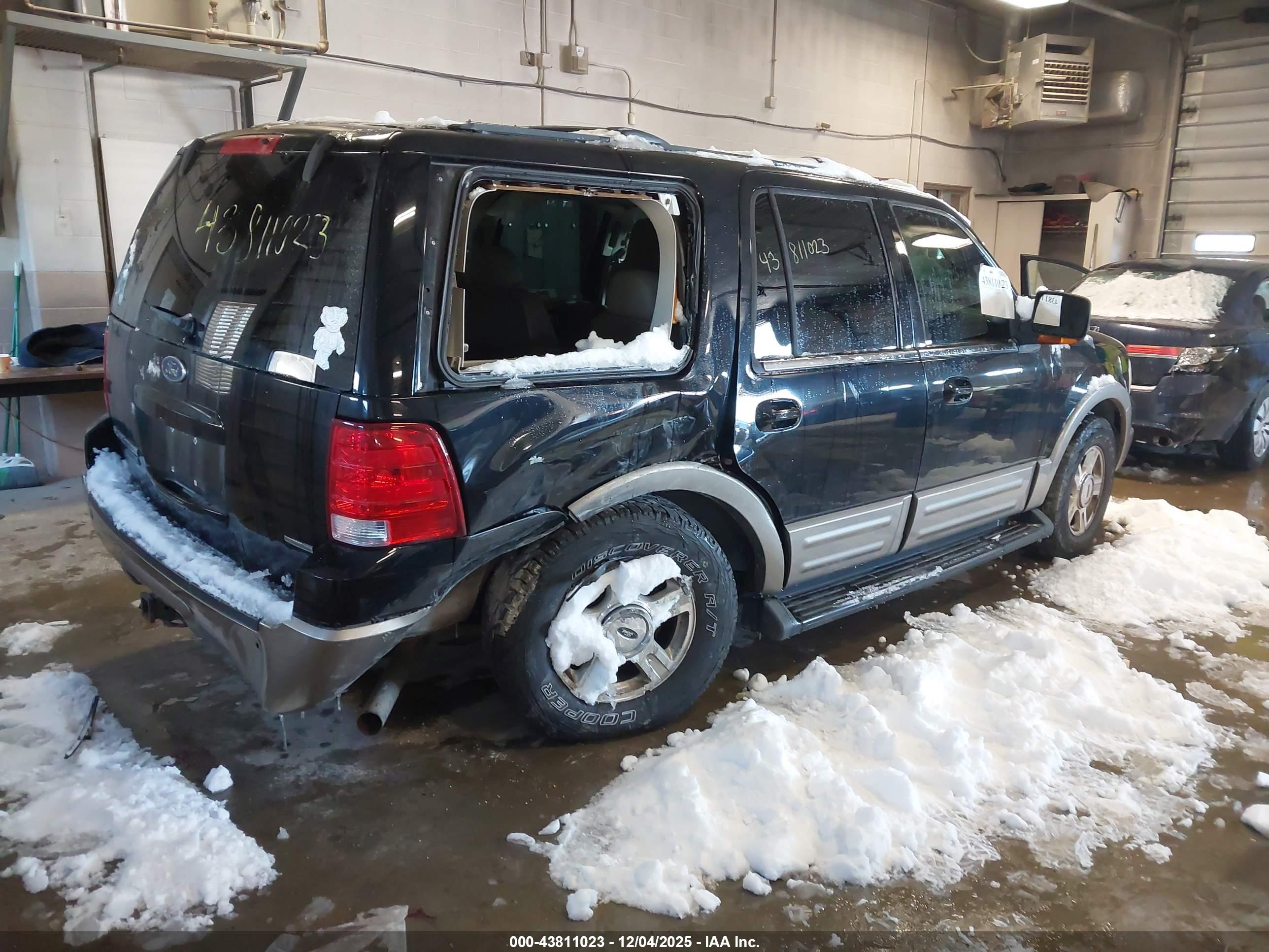 FORD EXPEDITION image 4