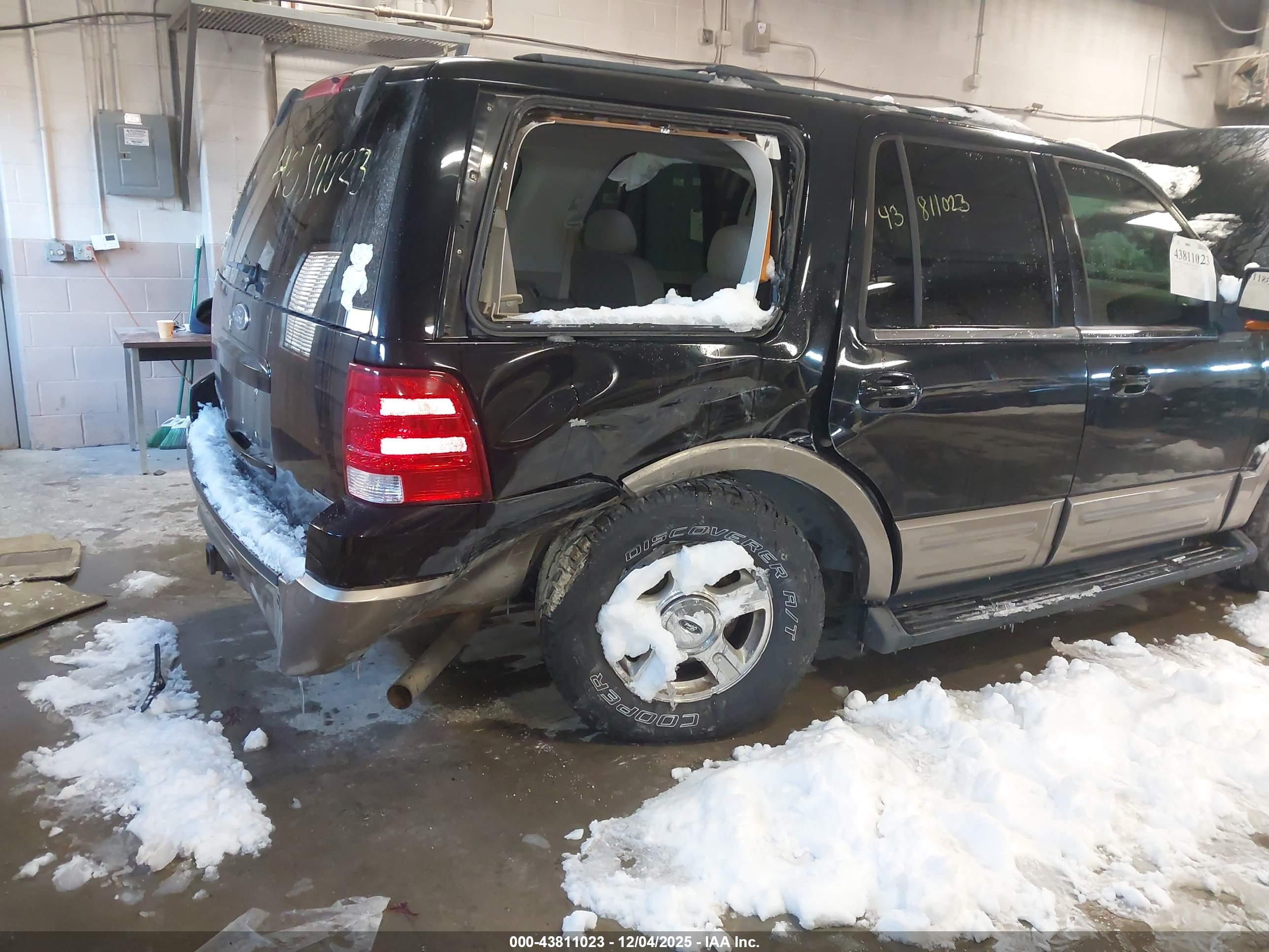 FORD EXPEDITION image 6