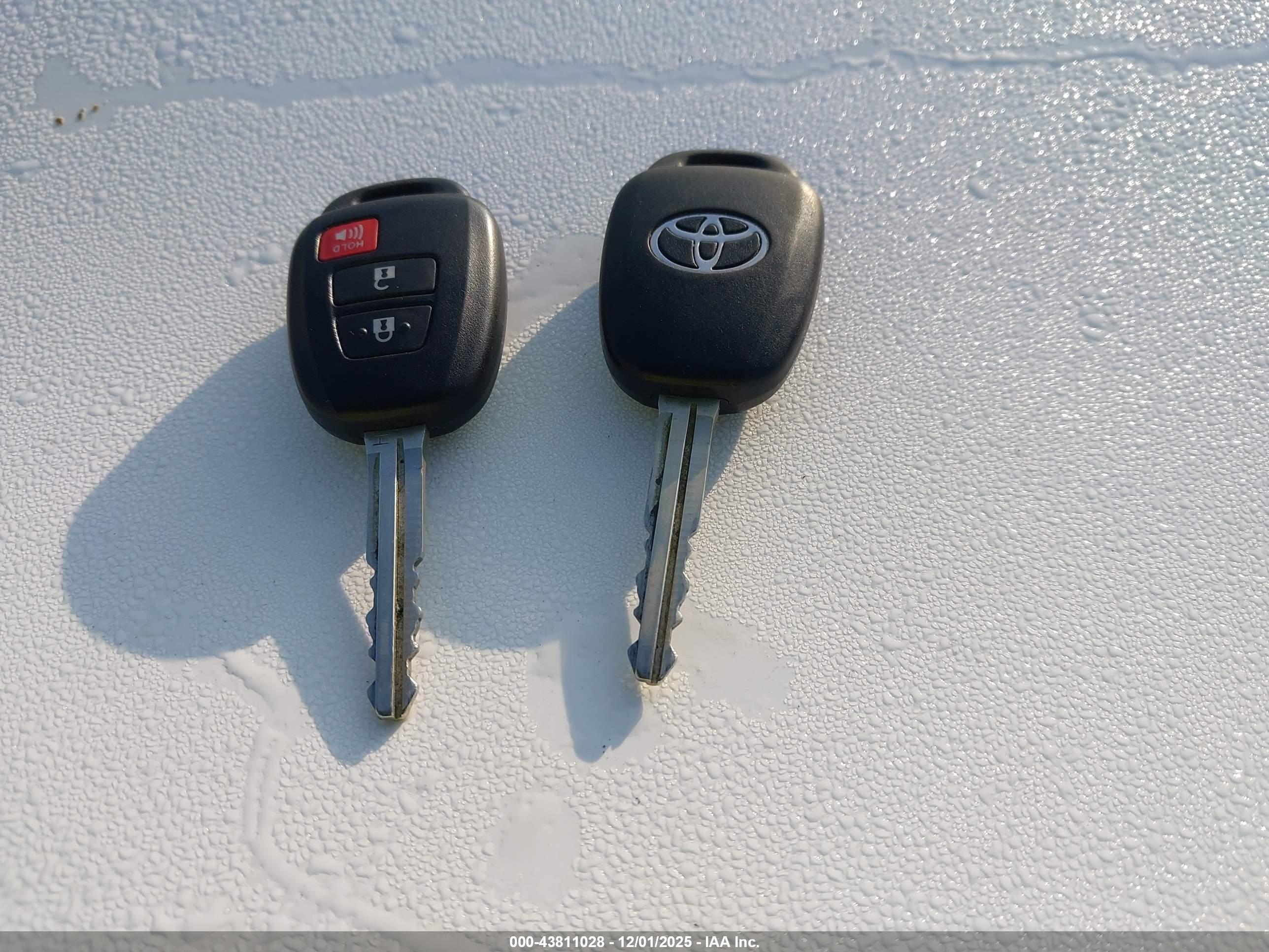TOYOTA RAV4 image 11