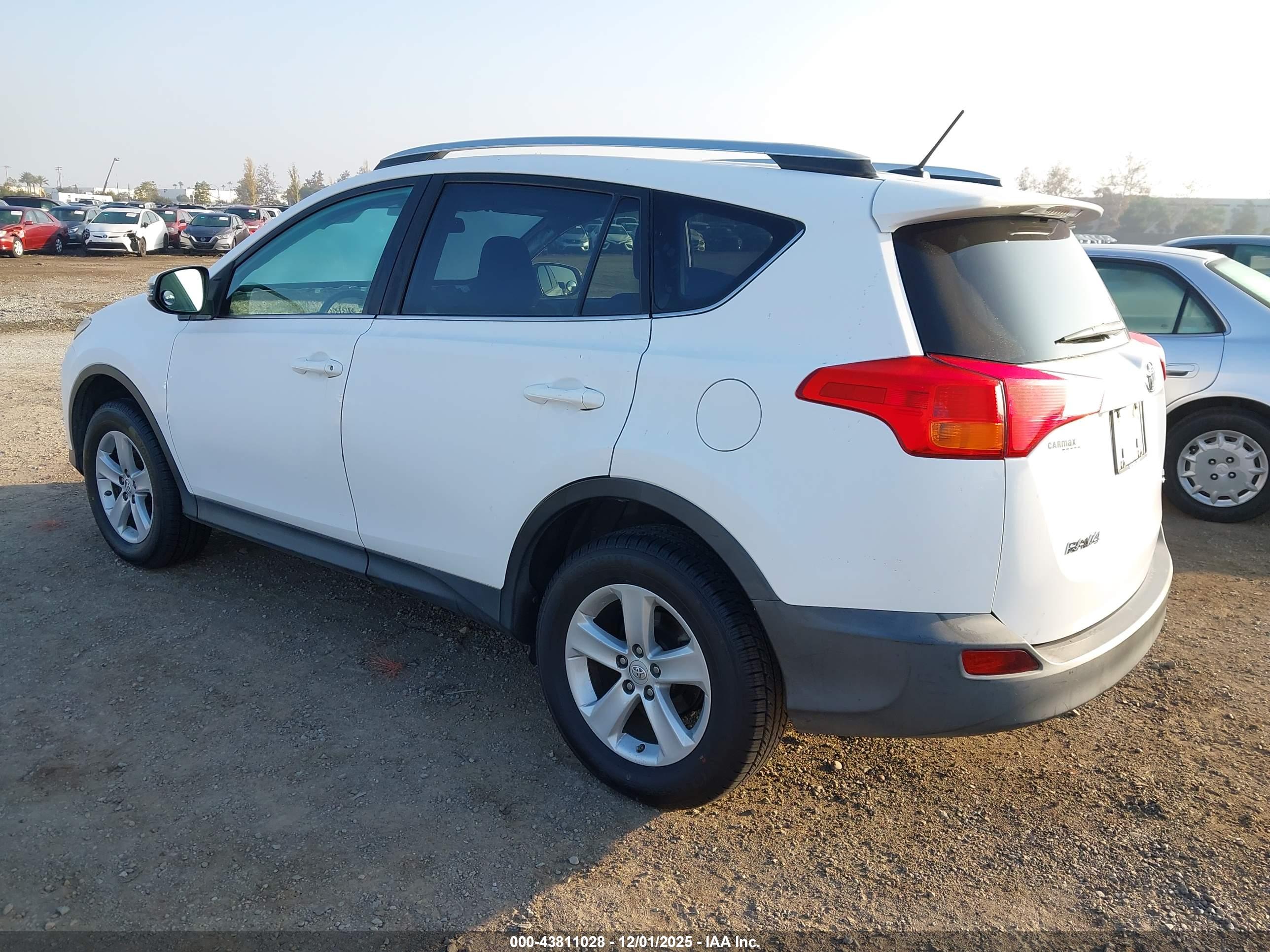 TOYOTA RAV4 image 3