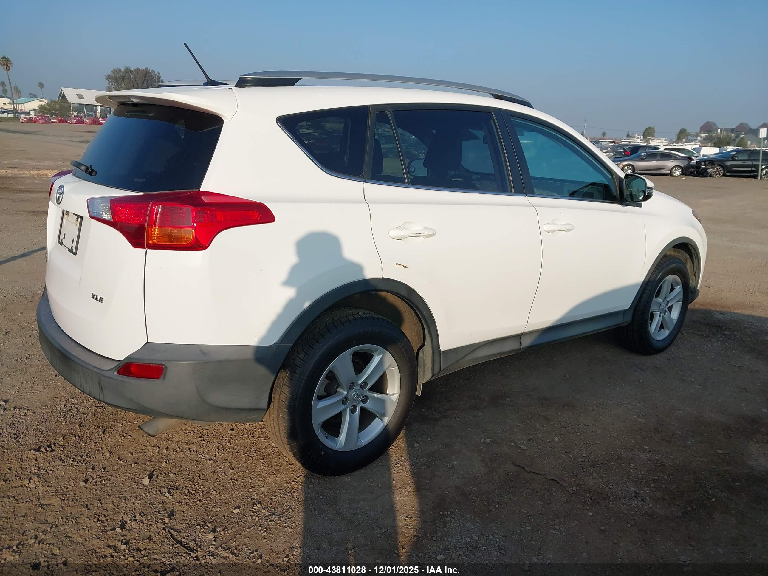 TOYOTA RAV4 image 4