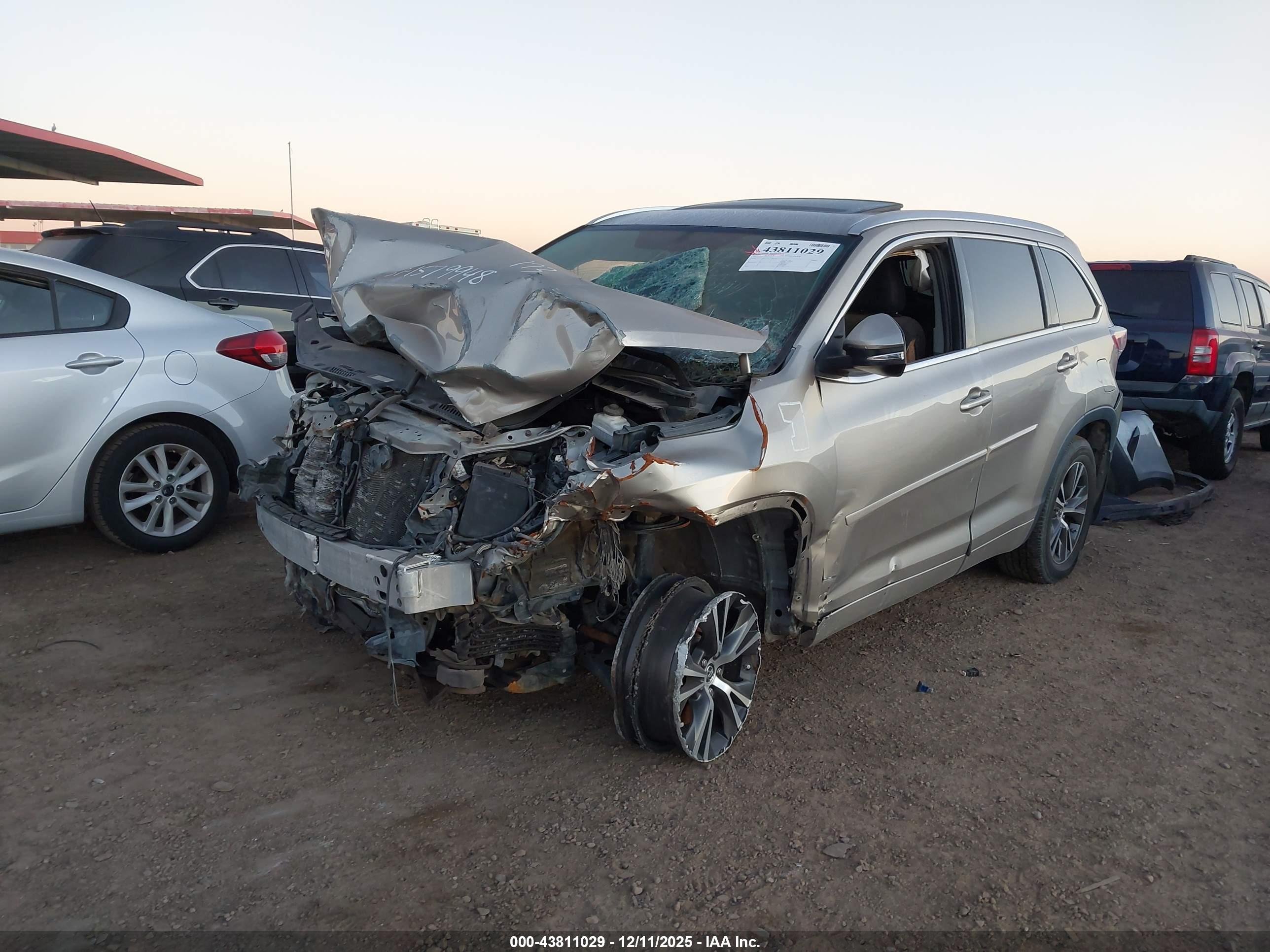 TOYOTA HIGHLANDER image 2
