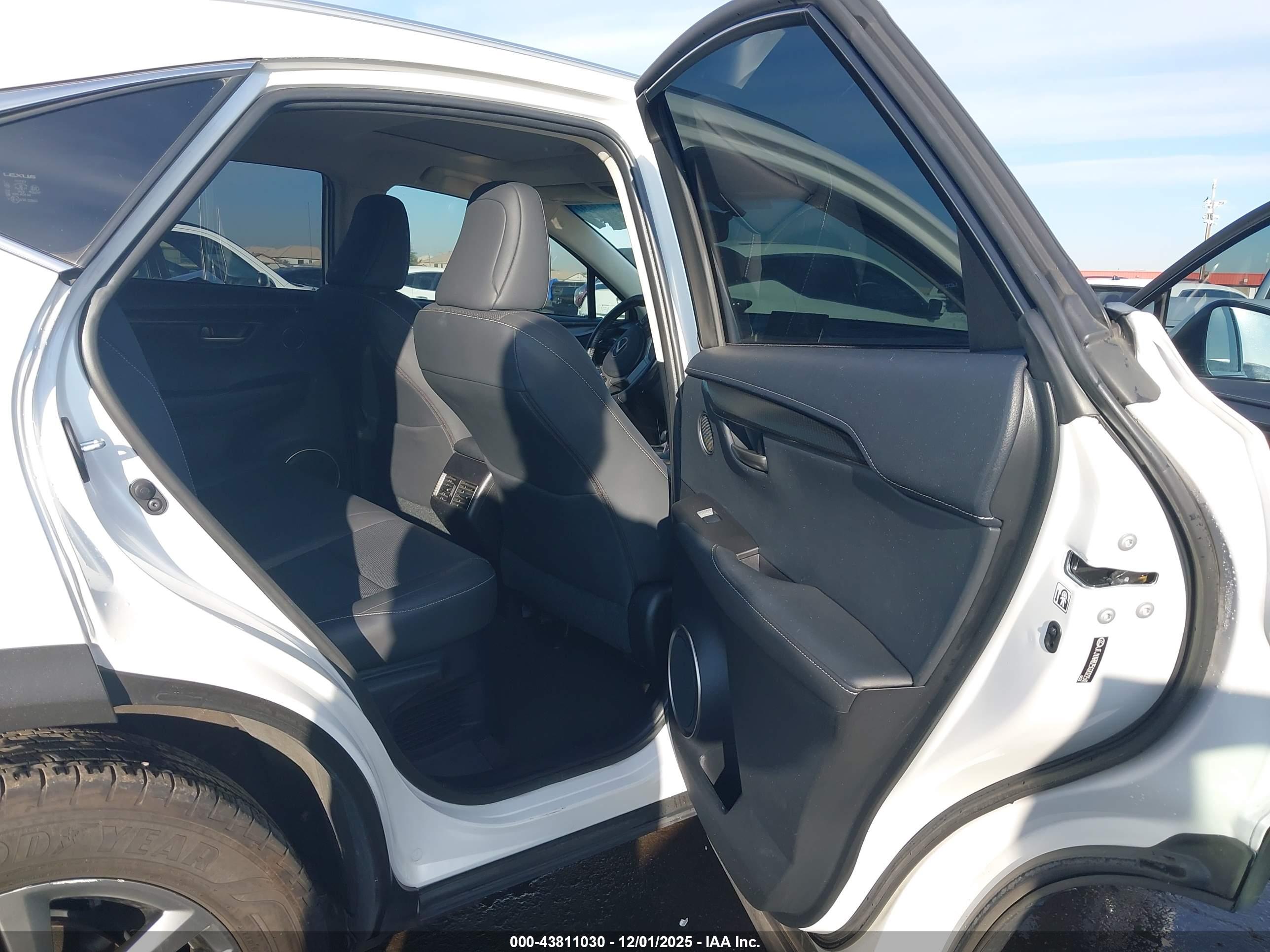LEXUS NX image 8