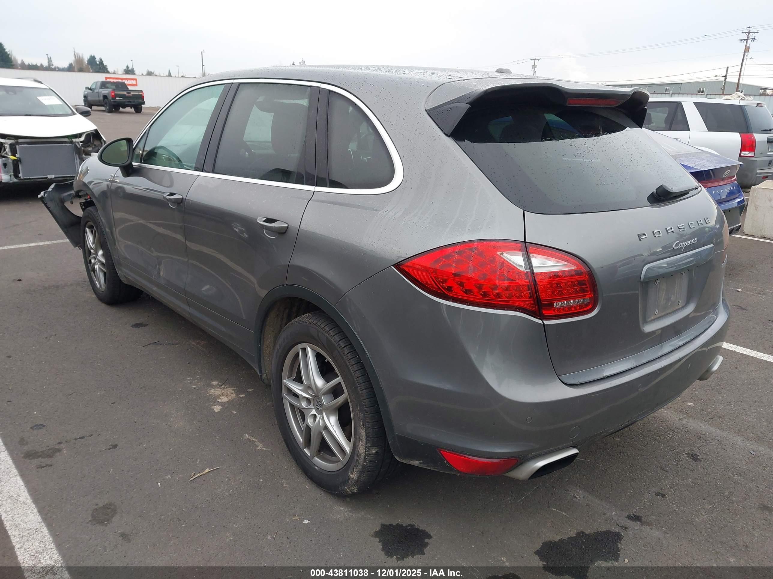 PORSCHE CAYENNE image 3