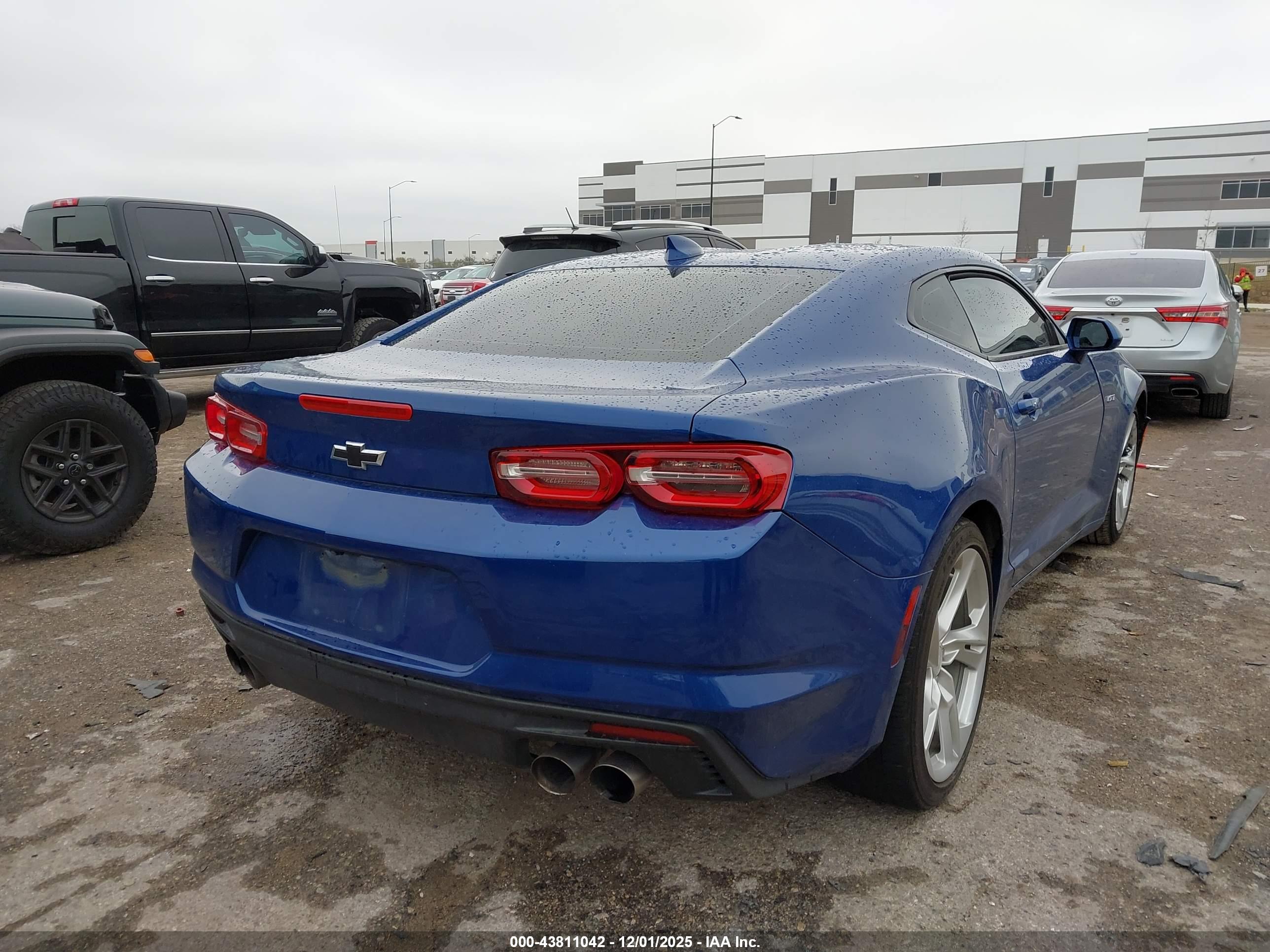 CHEVROLET CAMARO image 4