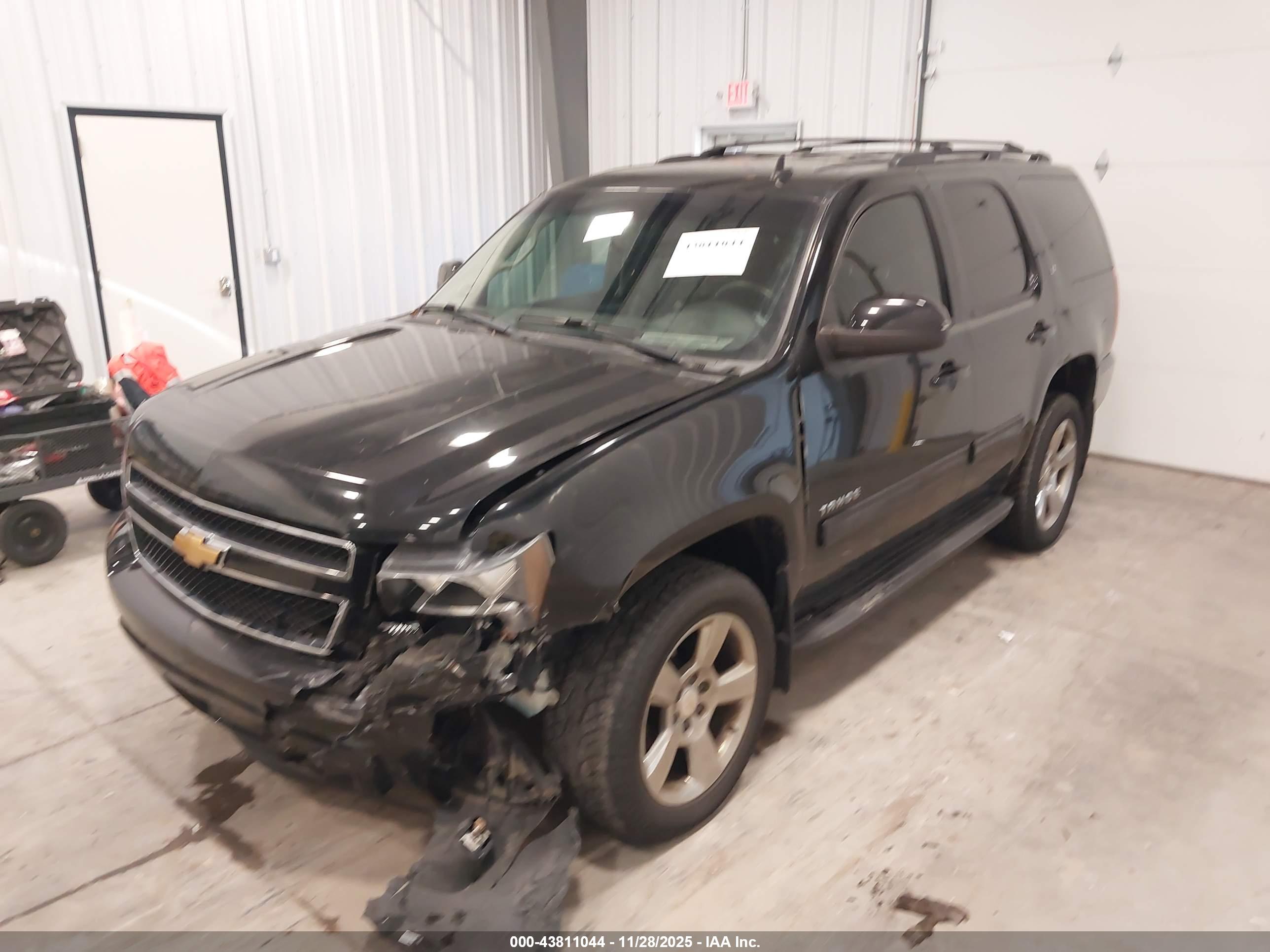 CHEVROLET TAHOE image 2