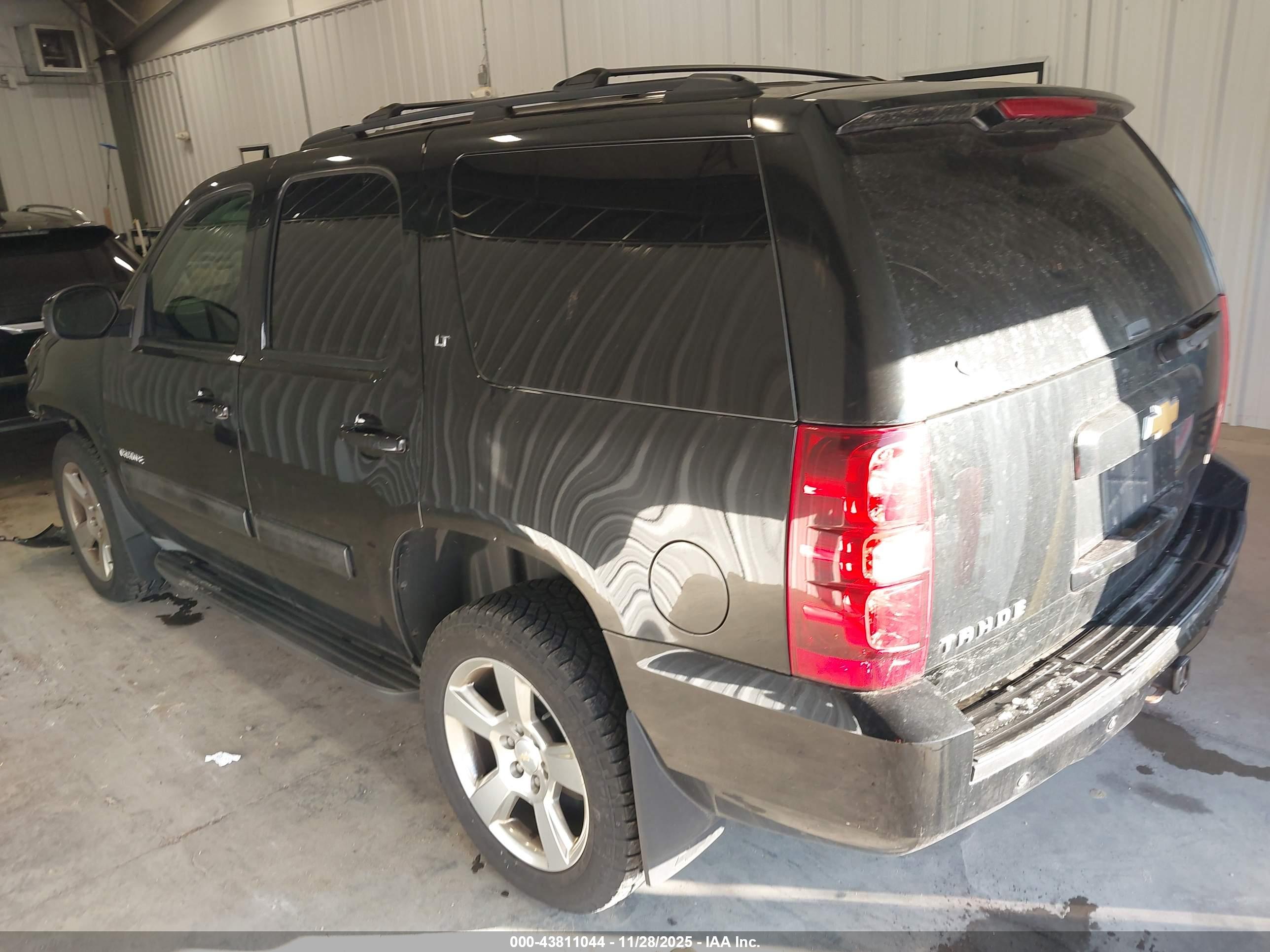 CHEVROLET TAHOE image 3