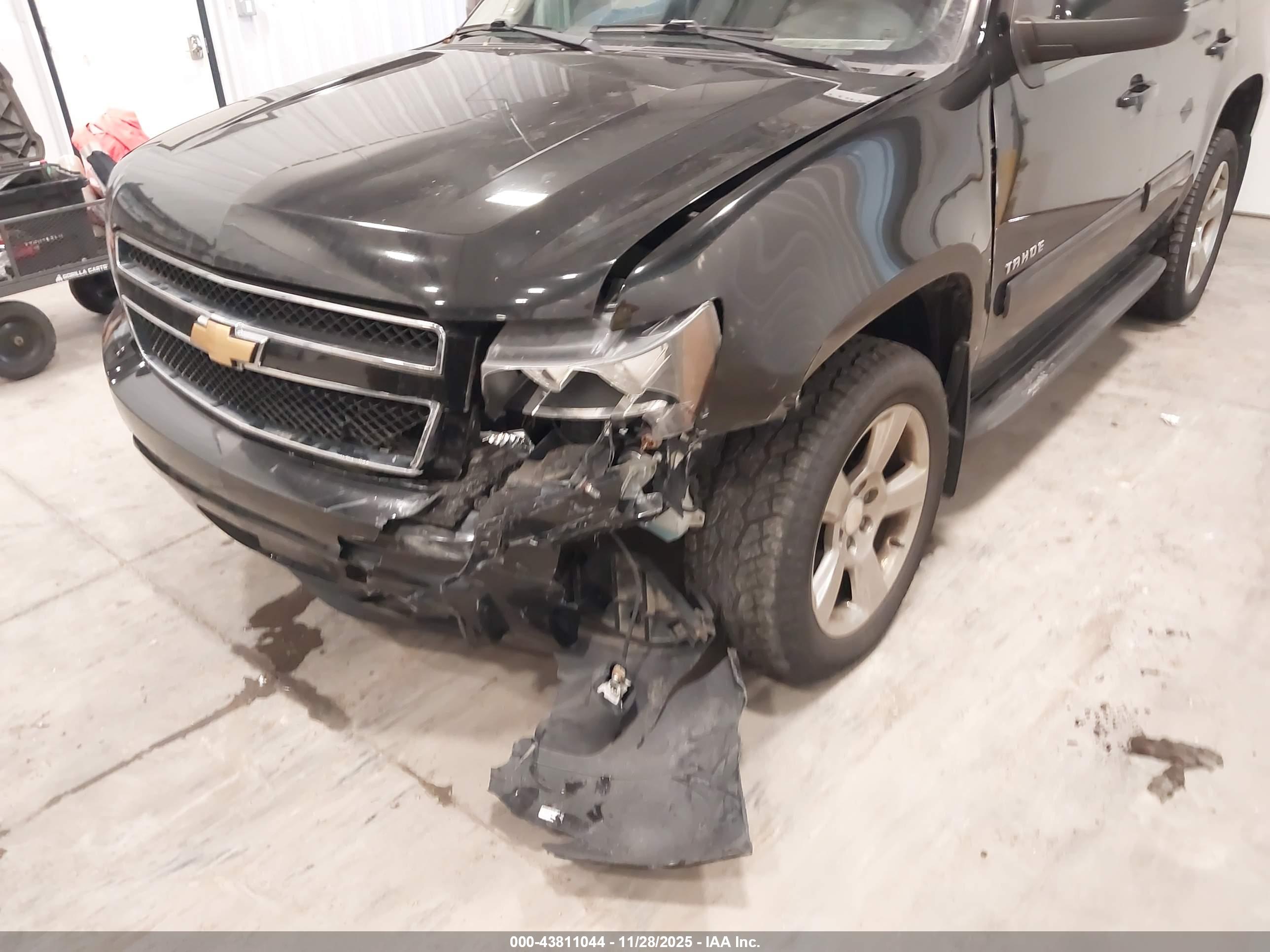 CHEVROLET TAHOE image 6