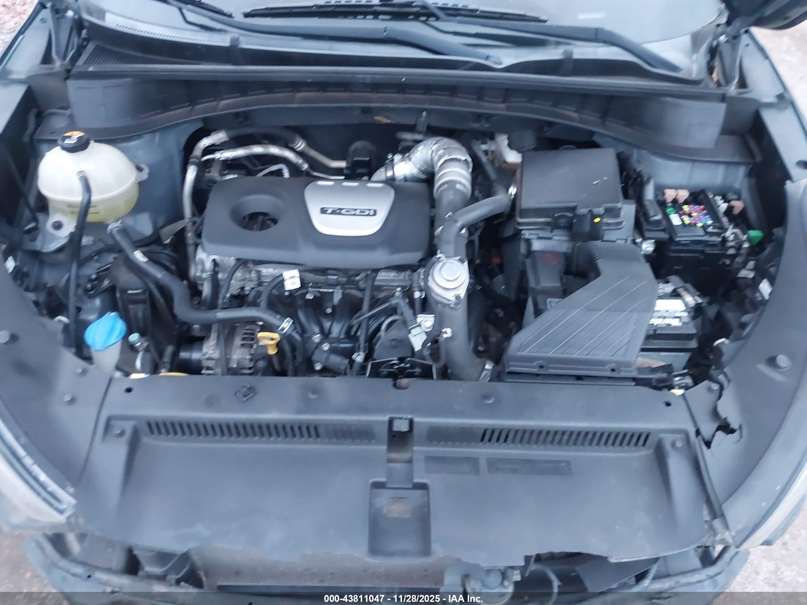 HYUNDAI TUCSON image 10