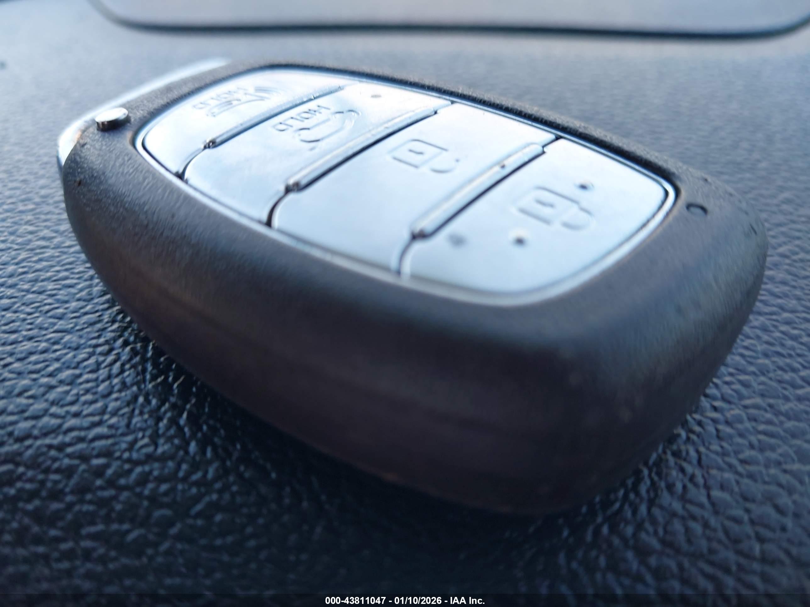 HYUNDAI TUCSON image 11